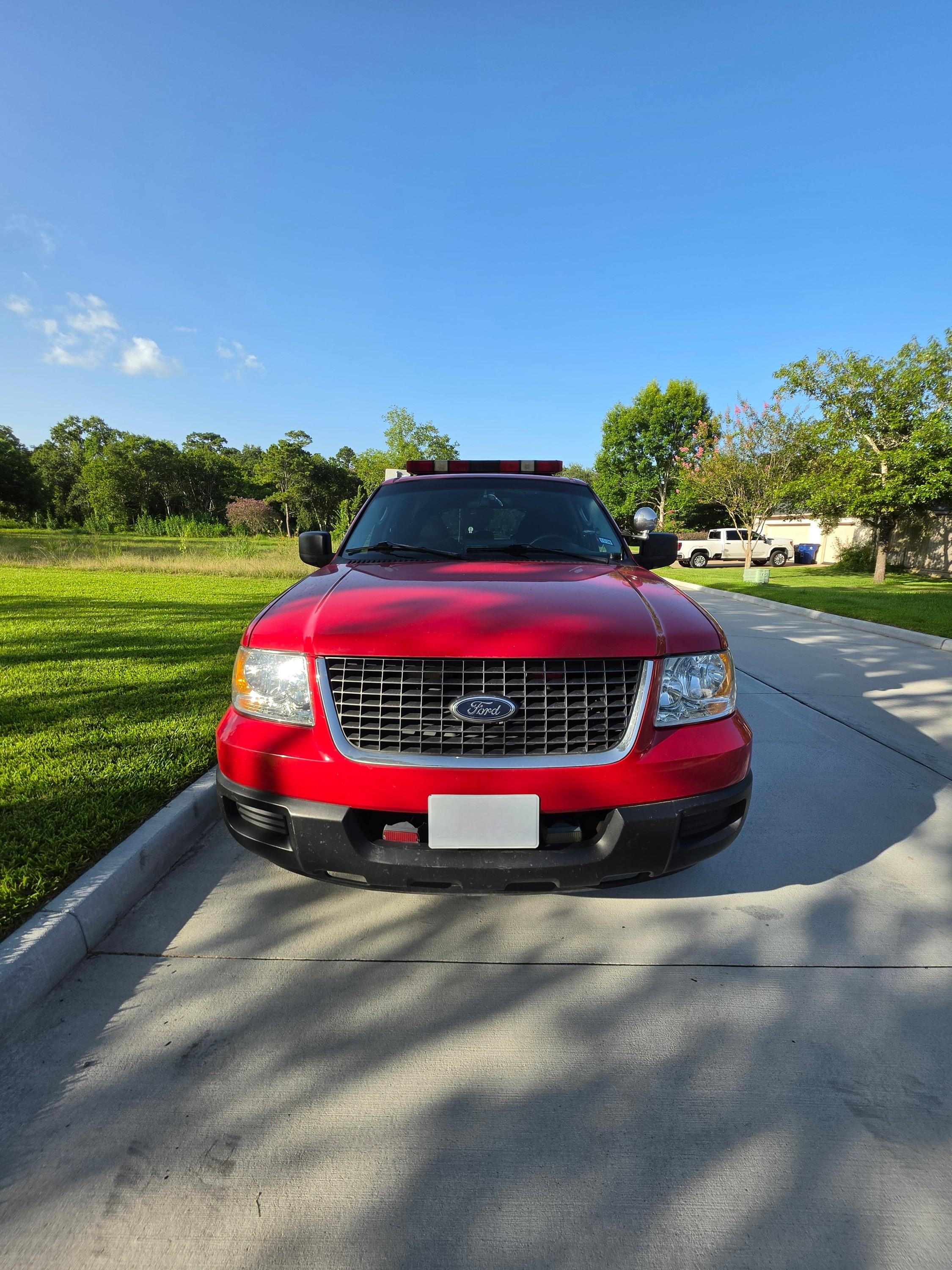 2003 Ford Expedition Command Truck - image 2