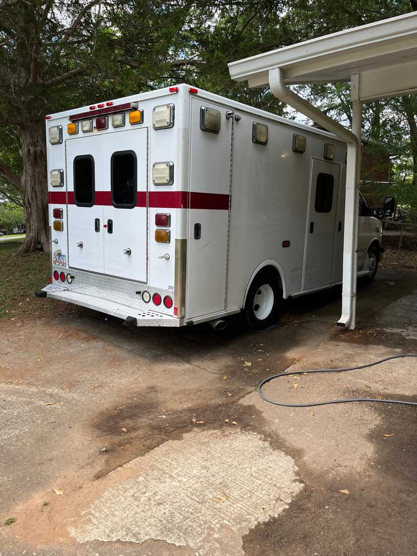 2009 Chevrolet Type III Ambulance — photo 2
