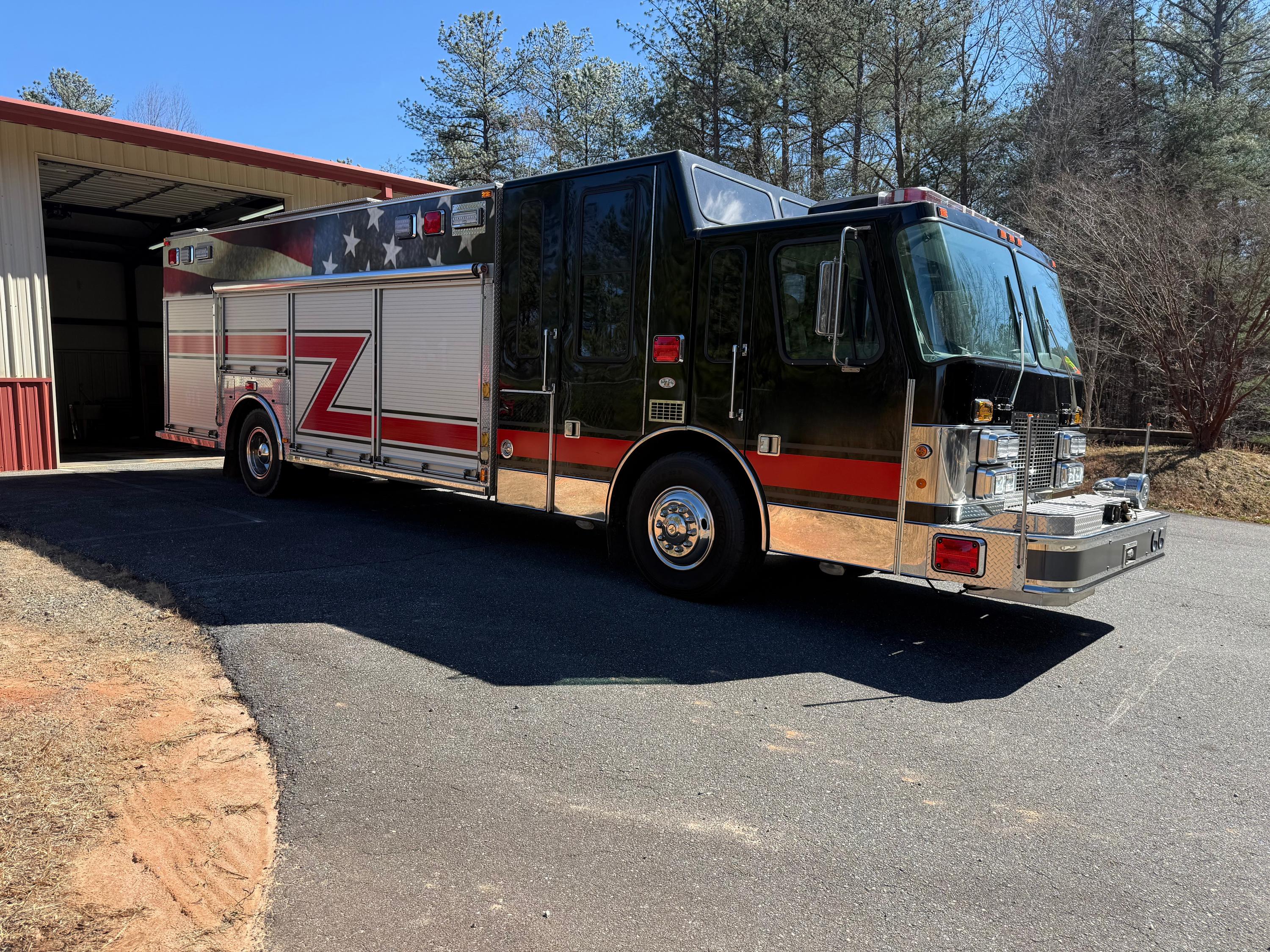 1999 Saulsbury Heavy Rescue - image 3