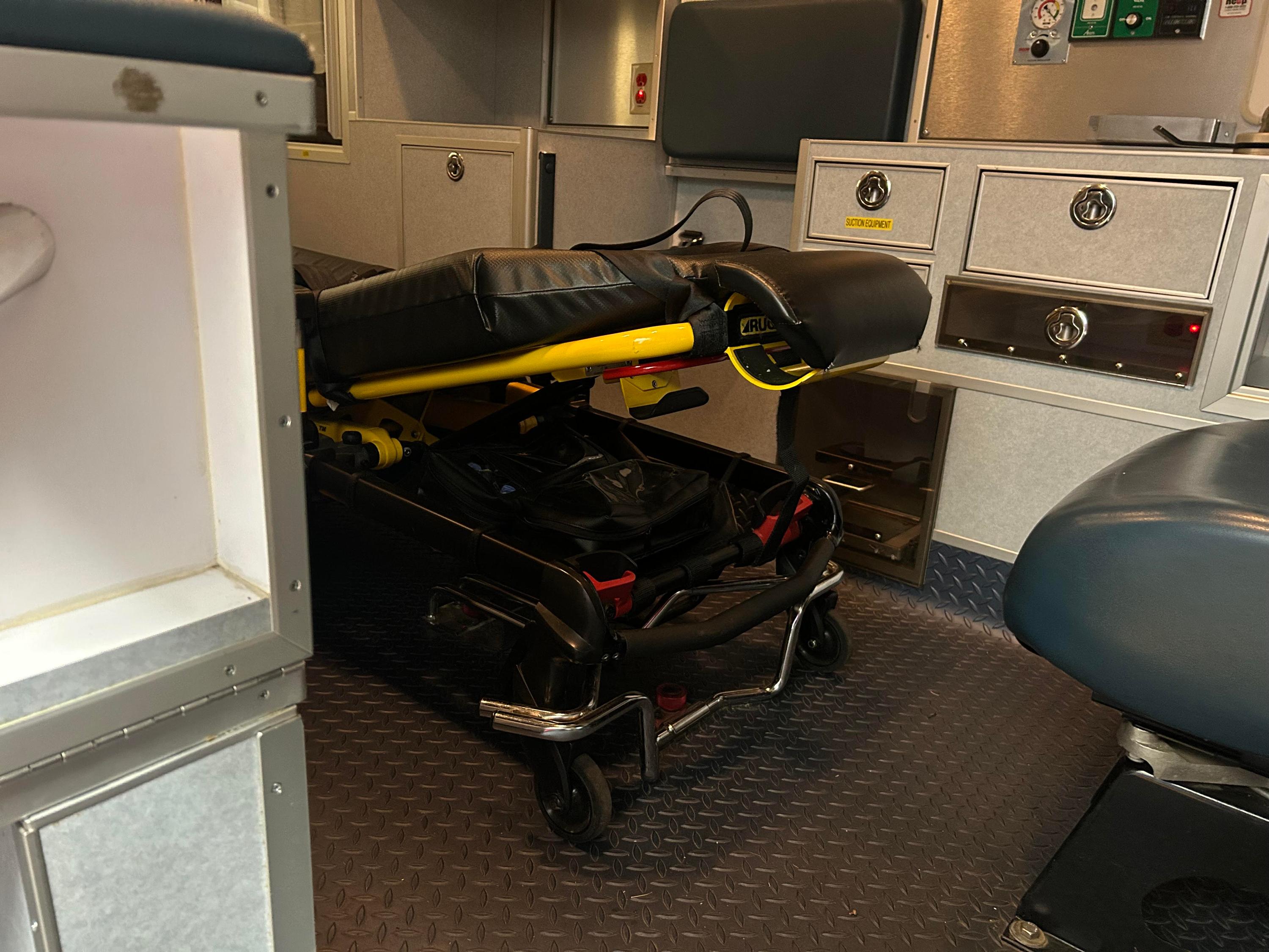 2006 MedTec Ford Type III Ambulance - image 17
