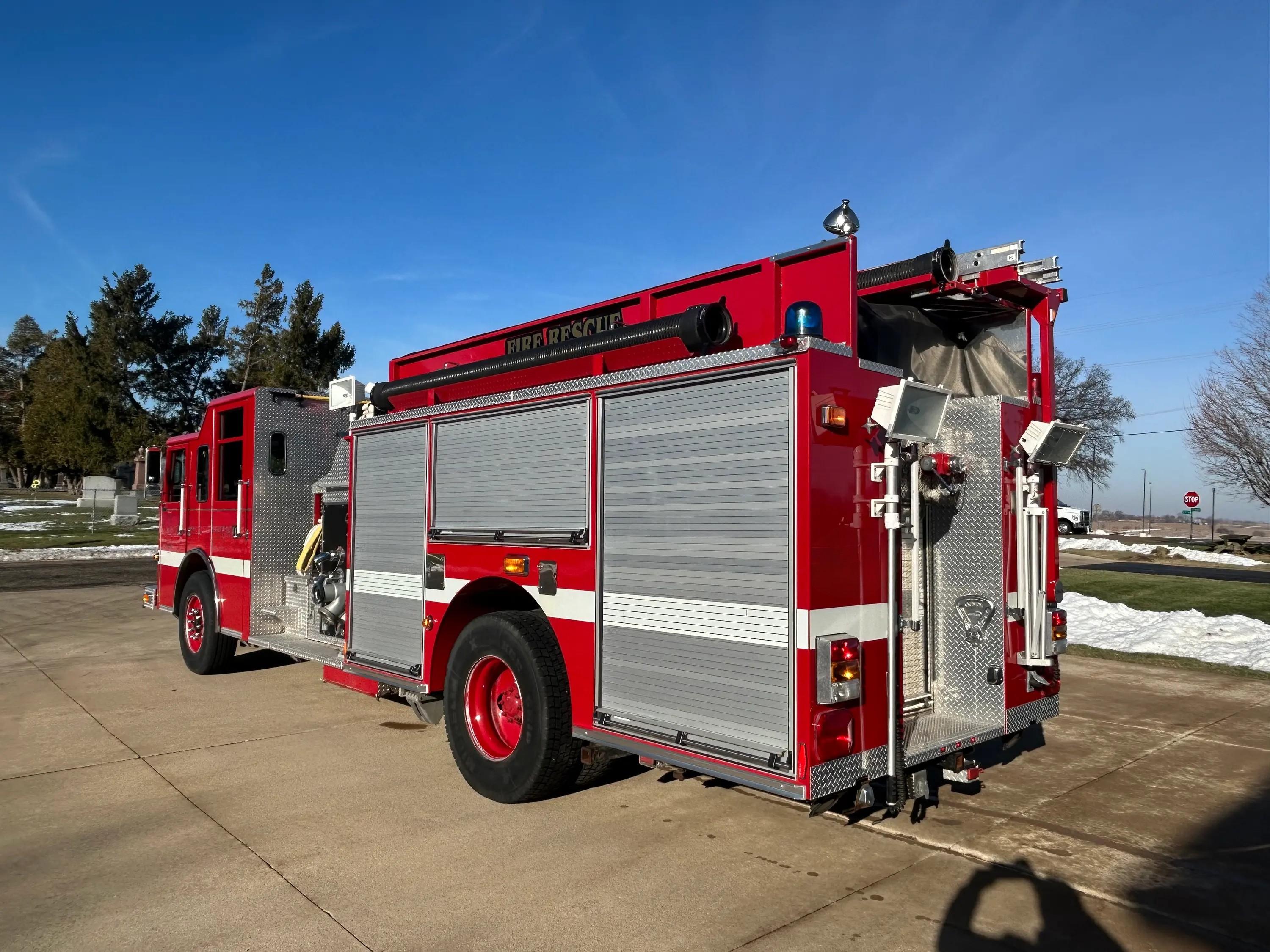 2002 Pierce Saber Pumper - image 5