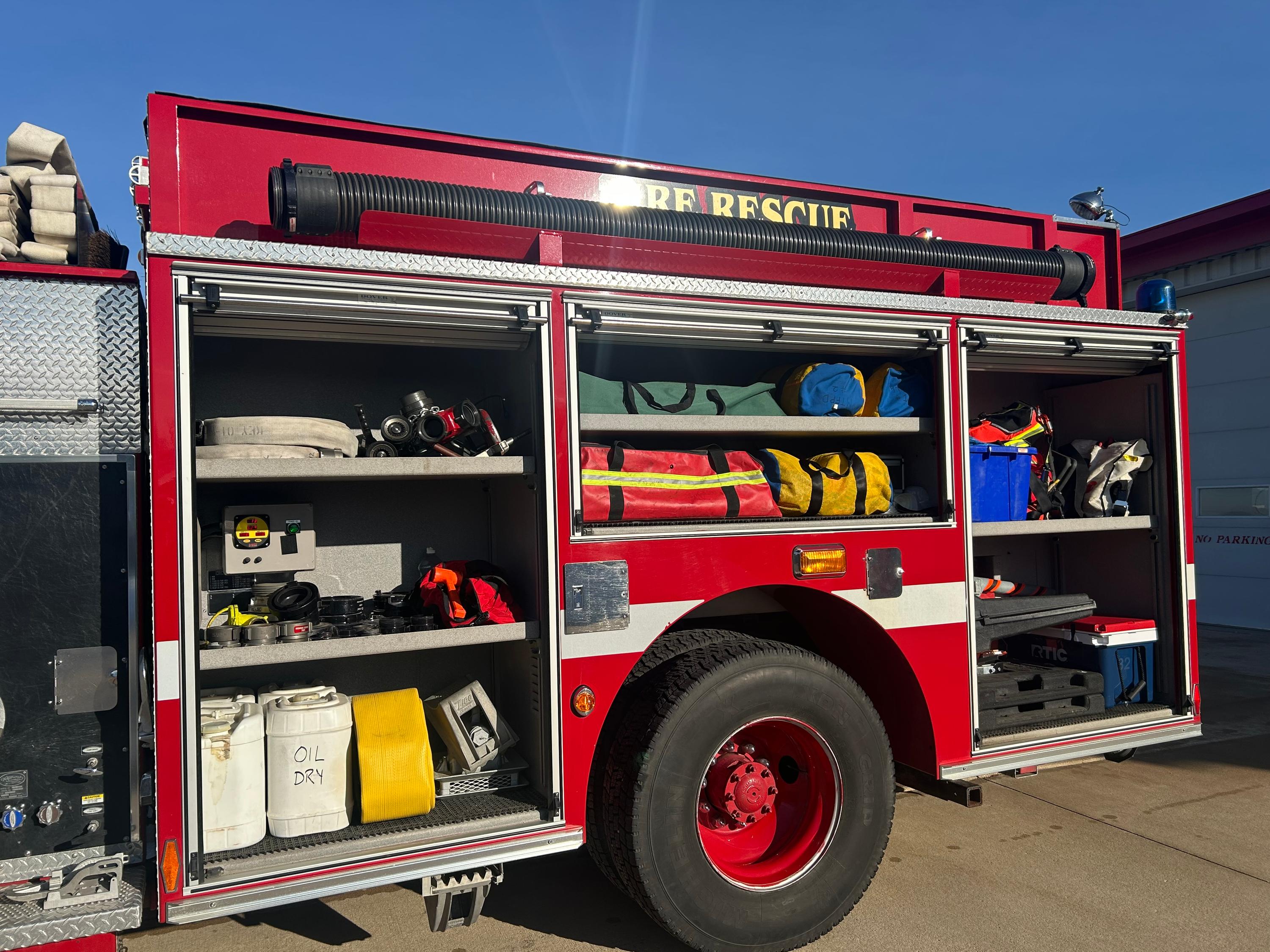 2002 Pierce Saber Pumper - image 8