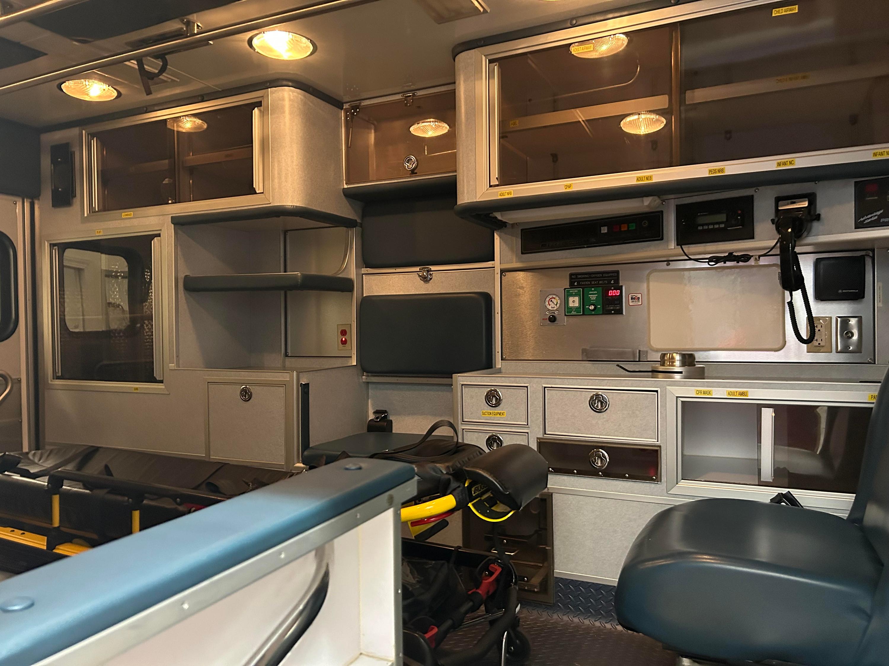 2006 MedTec Ford Type III Ambulance - image 27