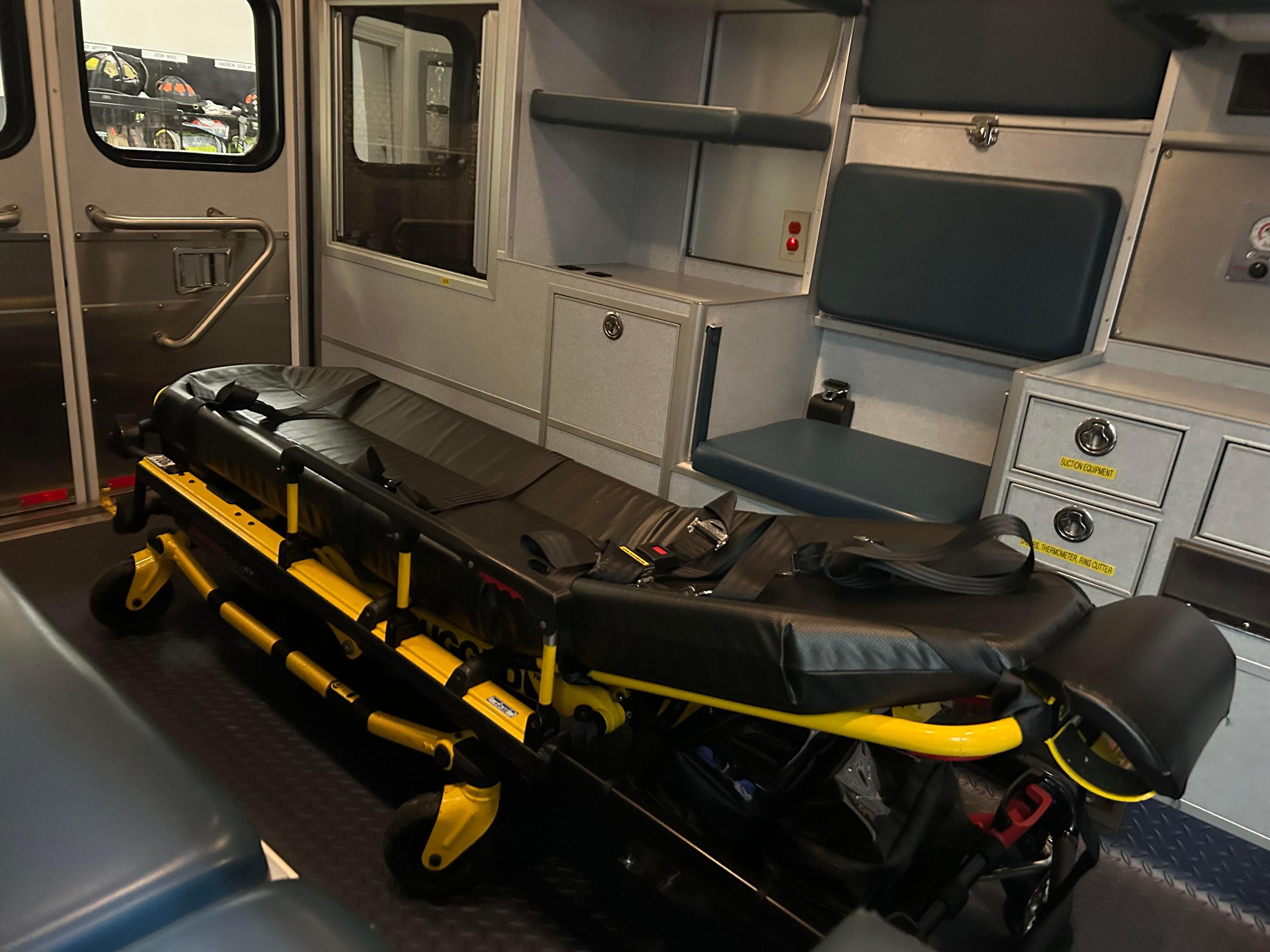 2006 MedTec Ford Type III Ambulance - image 18