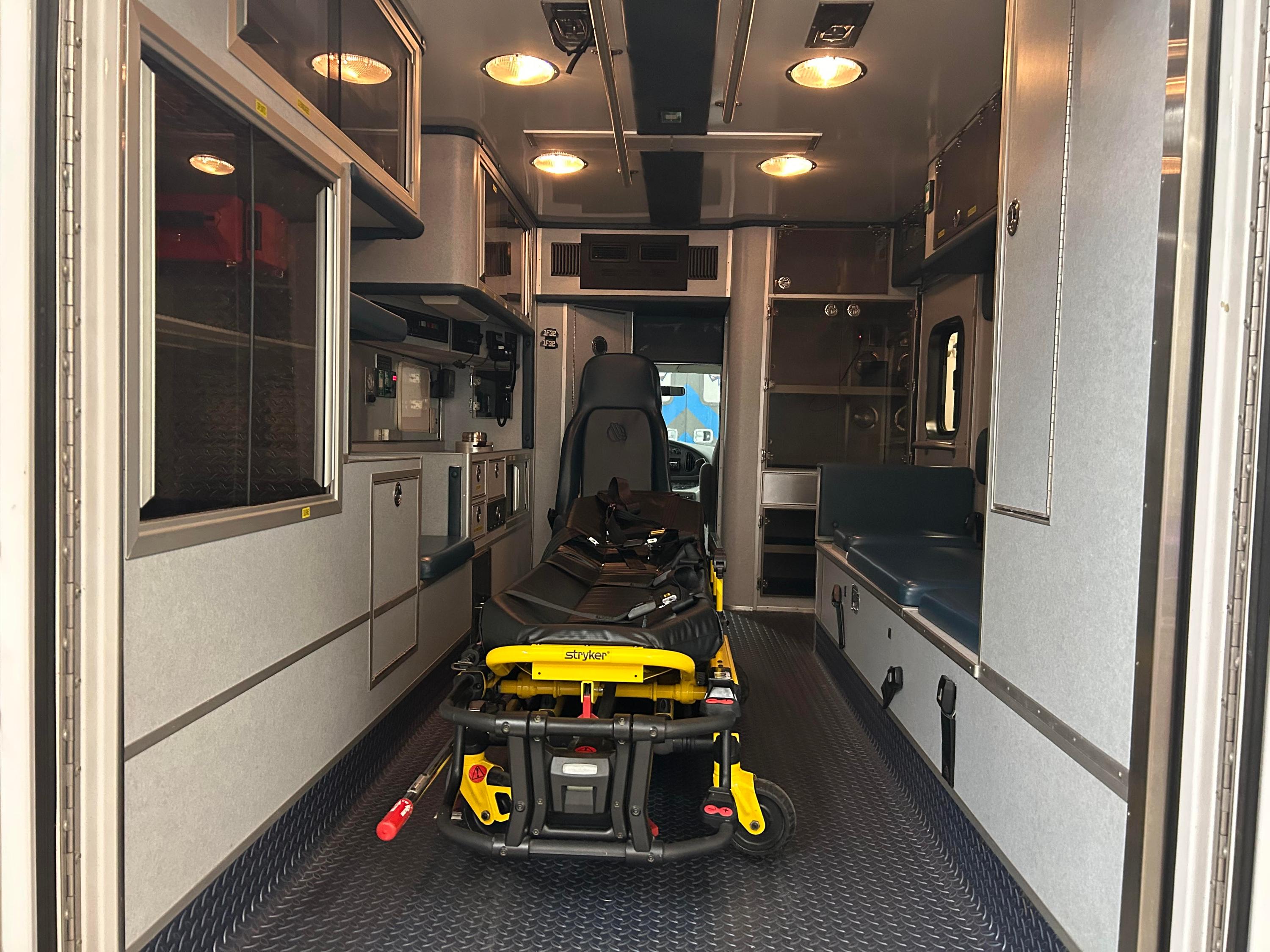2006 MedTec Ford Type III Ambulance - image 22
