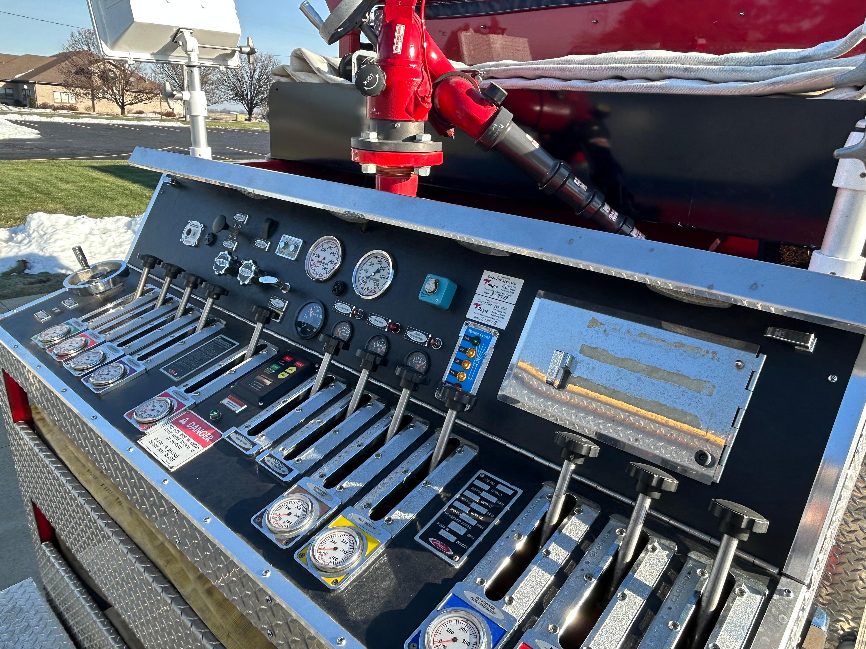 2002 Pierce Saber Pumper - image 11