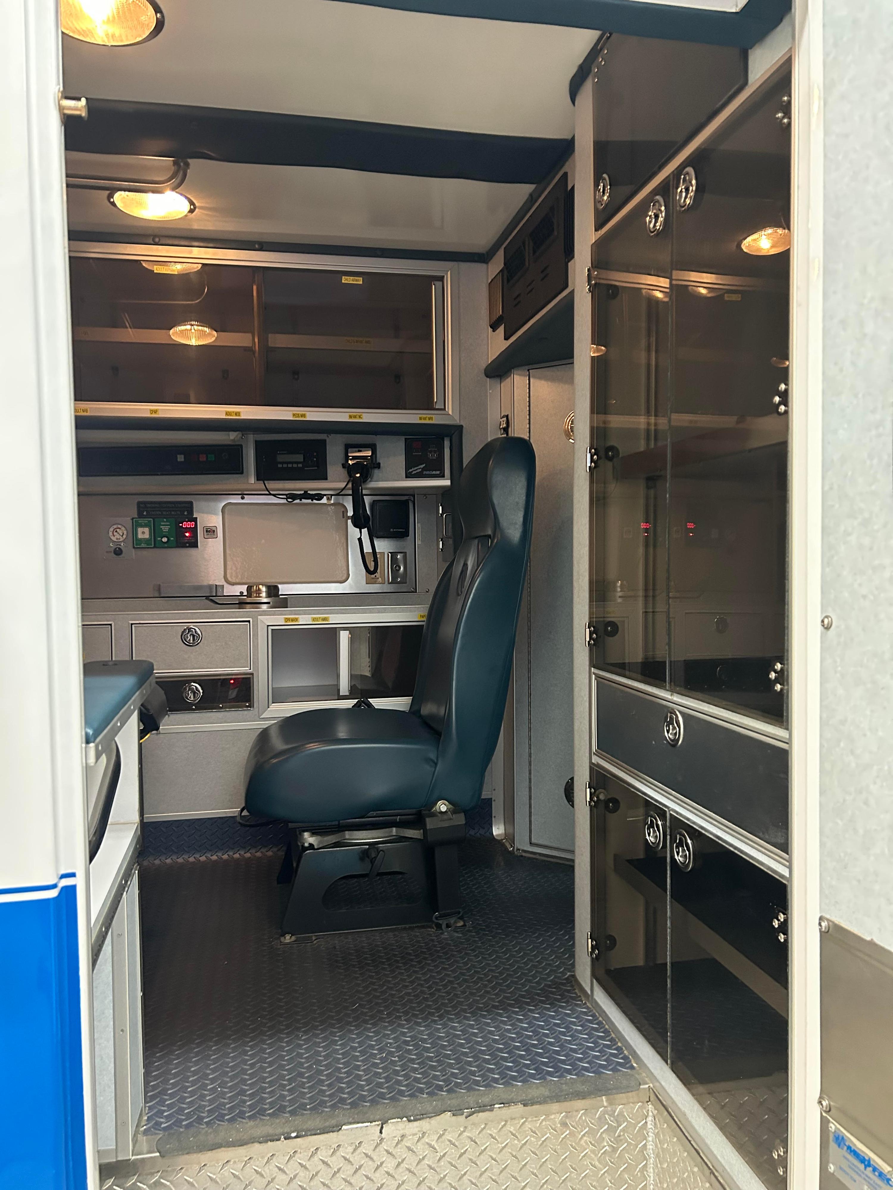 2006 MedTec Ford Type III Ambulance - image 26