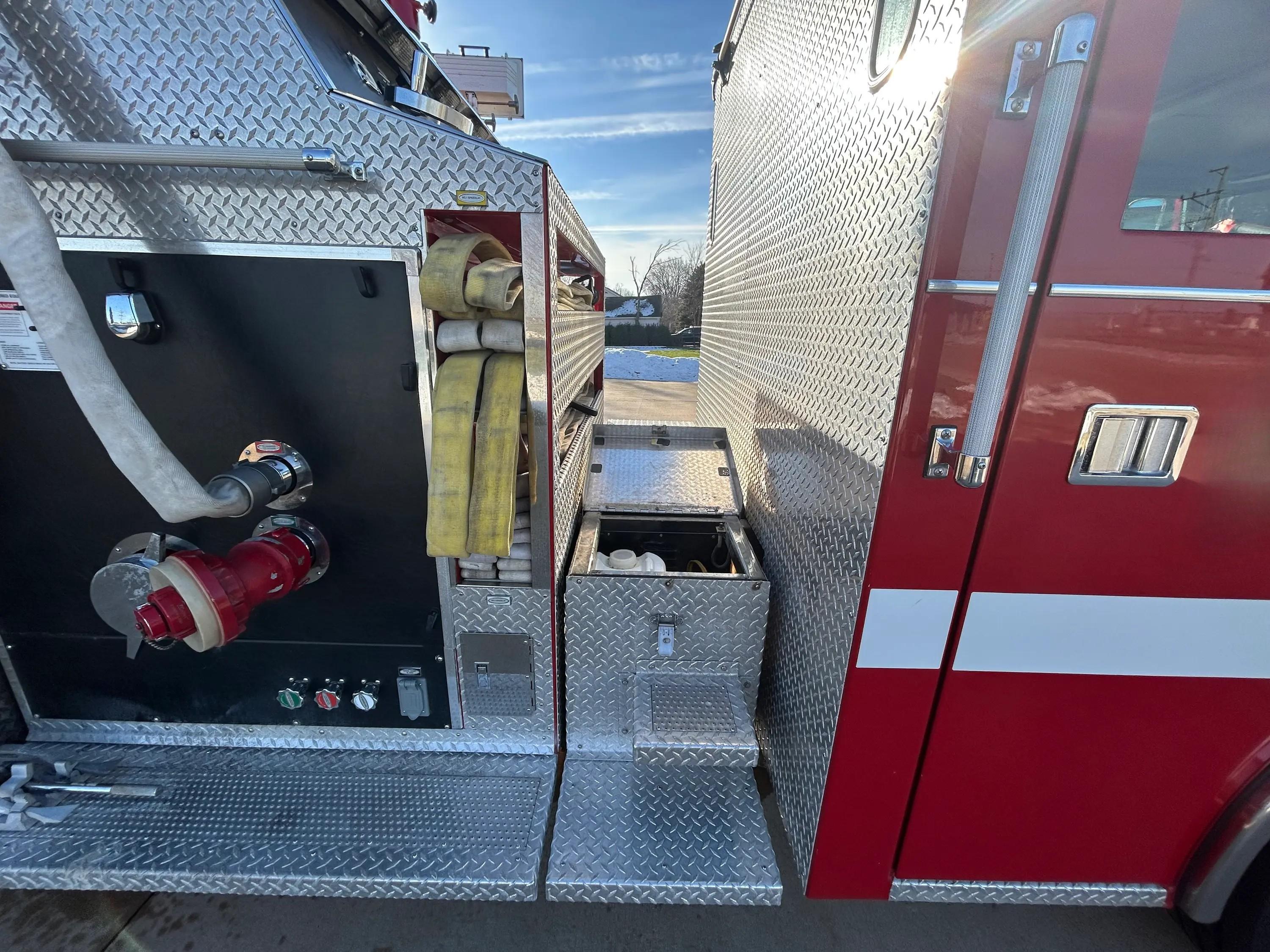 2002 Pierce Saber Pumper - image 10