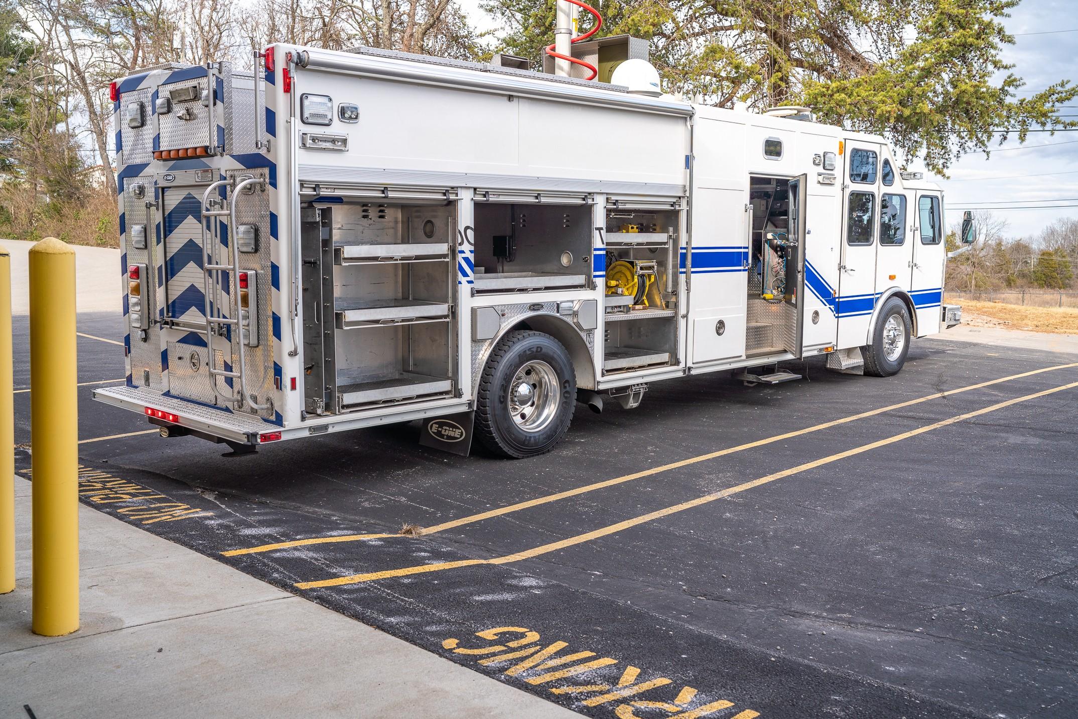 2002 E-One Cyclone Heavy Rescue - image 62