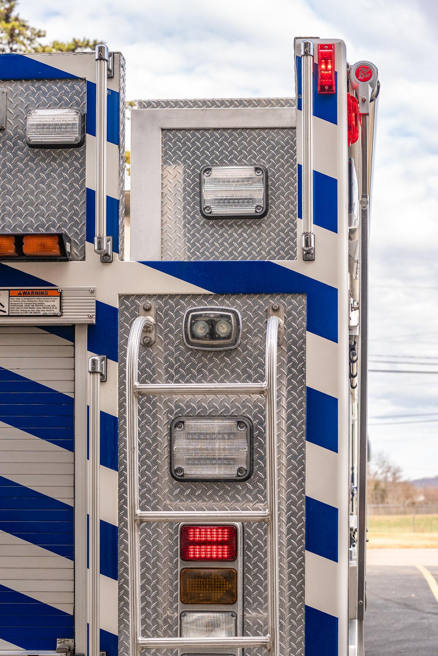 2002 E-One Cyclone Heavy Rescue - image 14