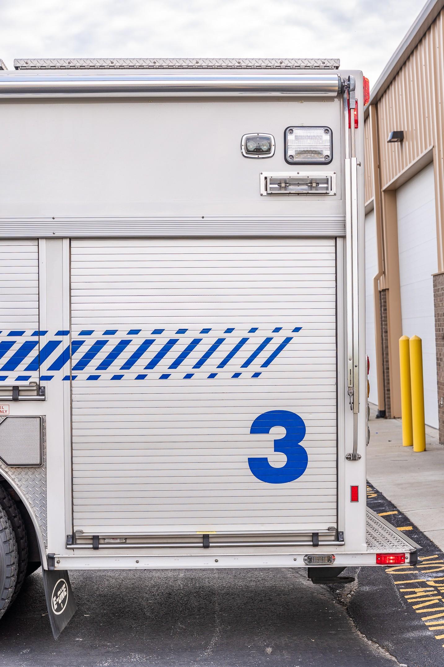 2002 E-One Cyclone Heavy Rescue - image 90