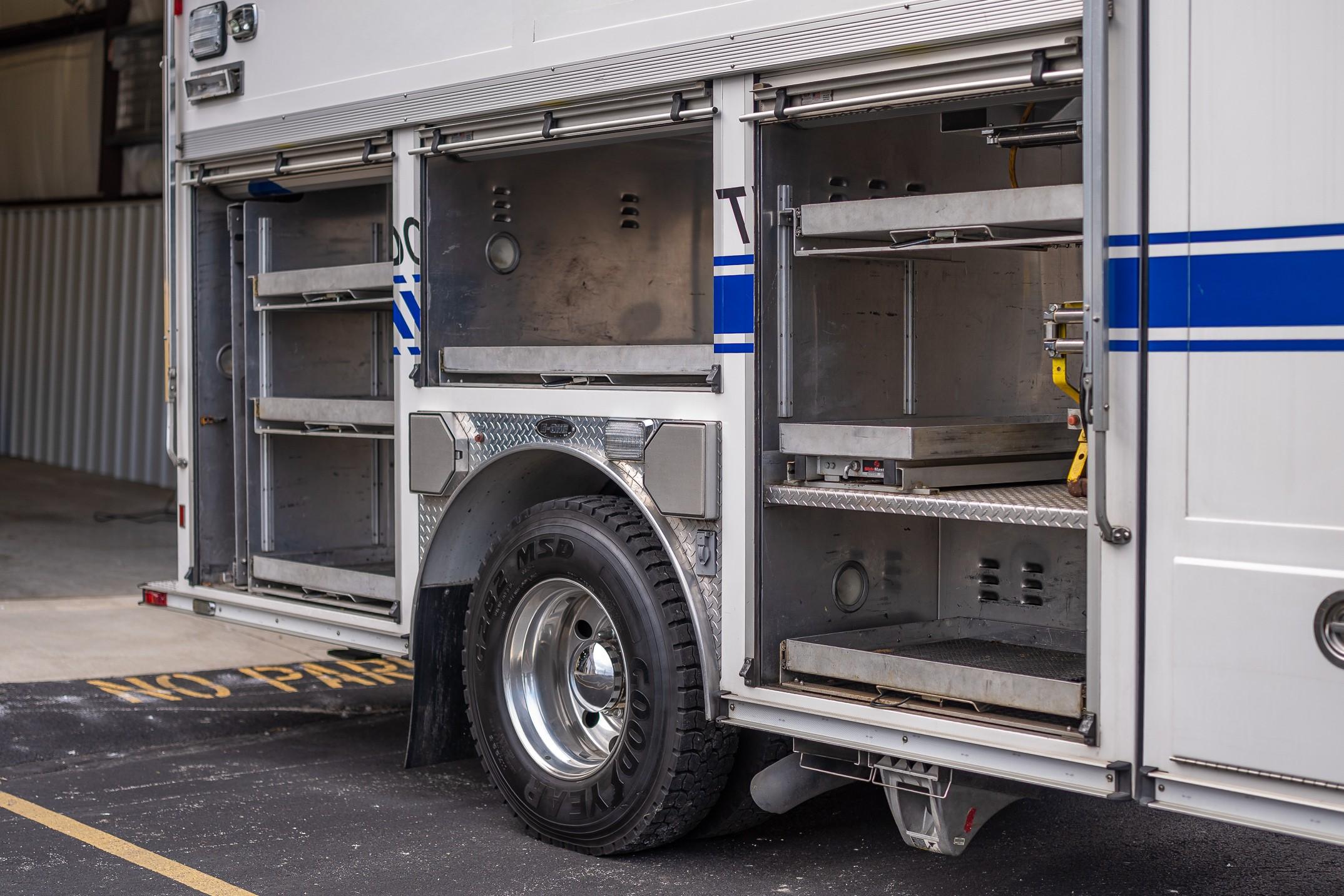 2002 E-One Cyclone Heavy Rescue - image 75