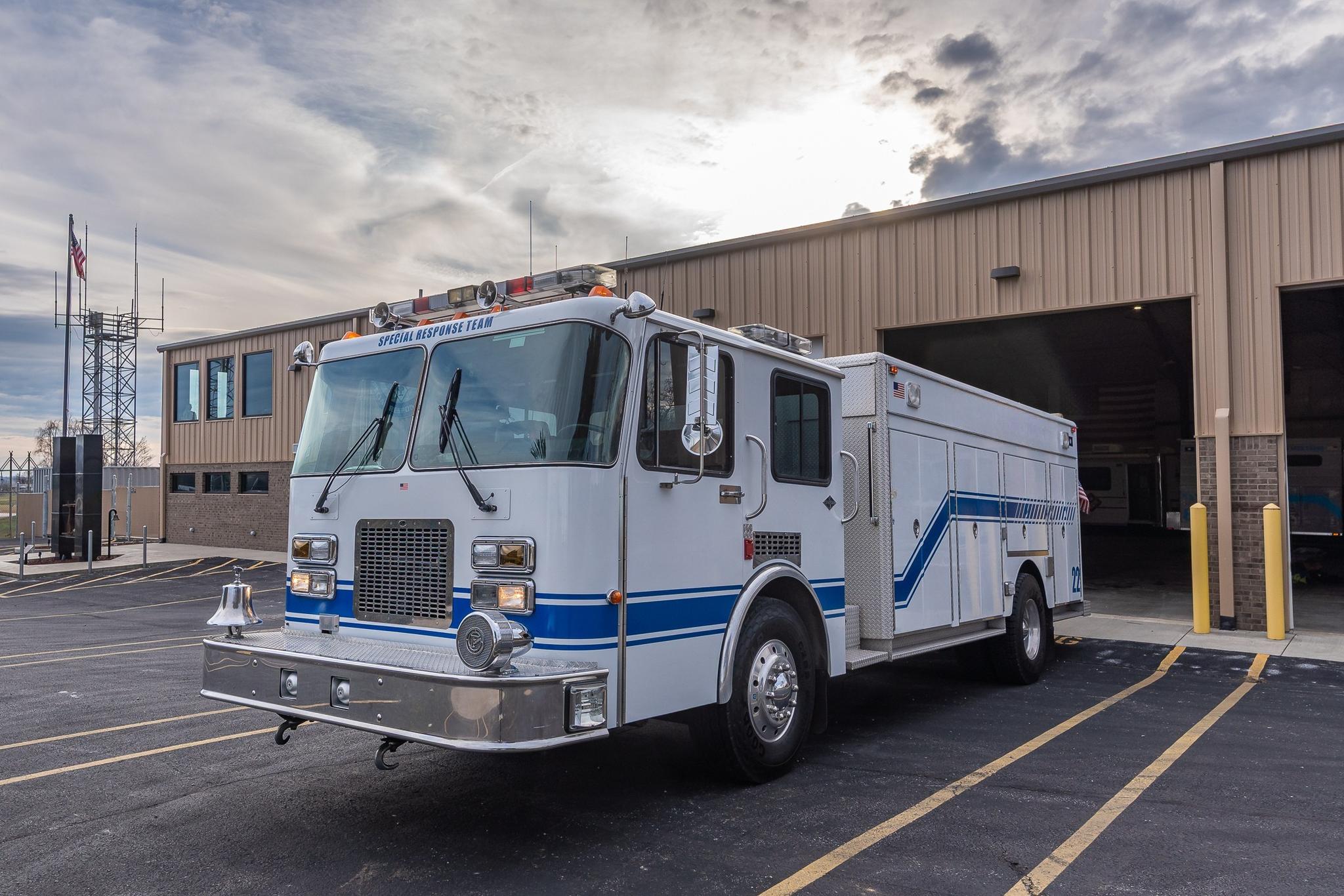 1991 Spartan Freightliner Heavy Rescue - image 2