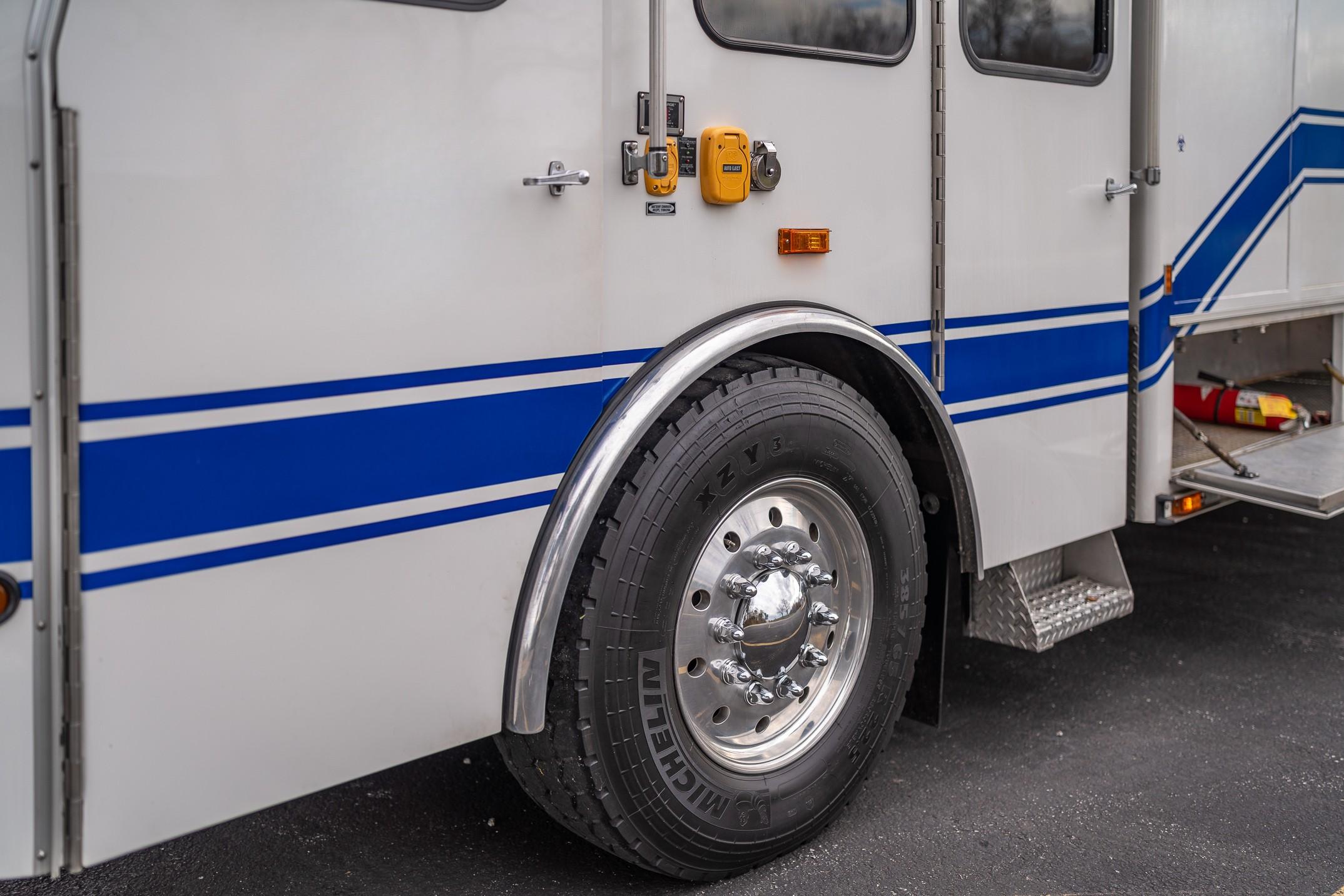 2002 E-One Cyclone Heavy Rescue - image 77