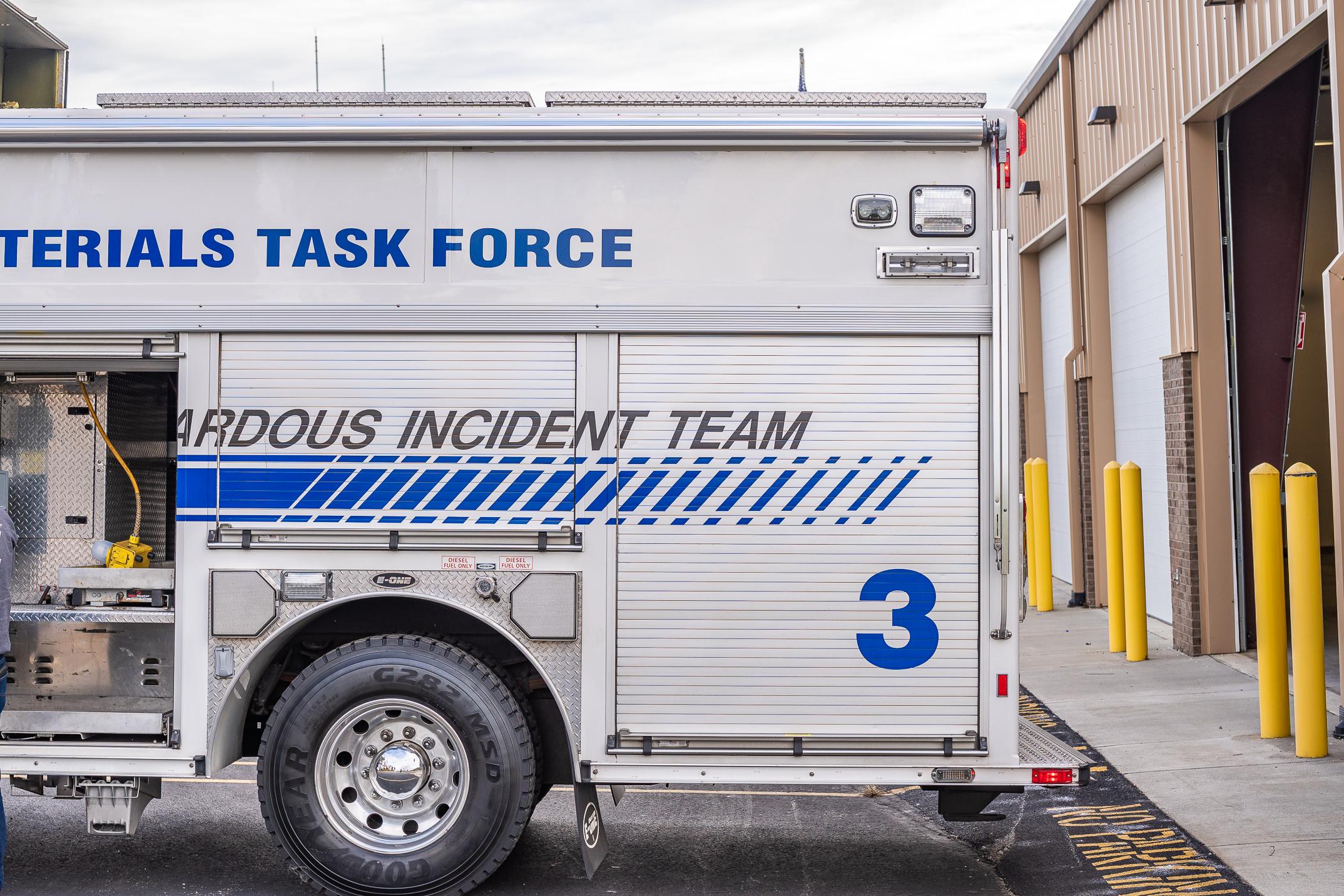 2002 E-One Cyclone Heavy Rescue - image 9