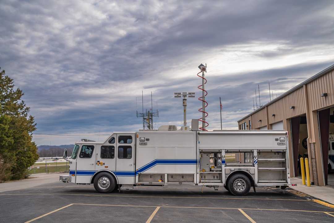 2002 E-One Cyclone Heavy Rescue