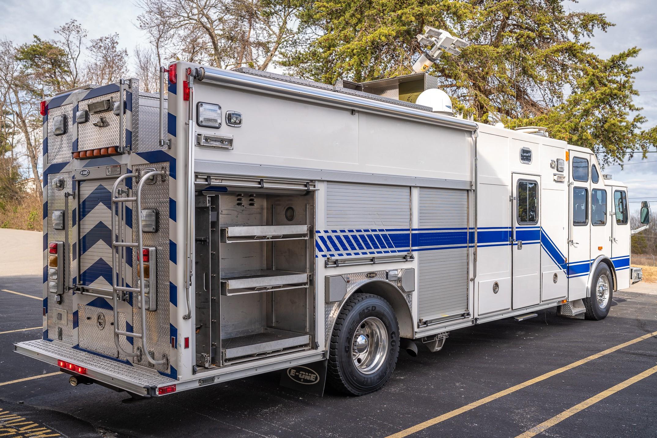 2002 E-One Cyclone Heavy Rescue - image 71