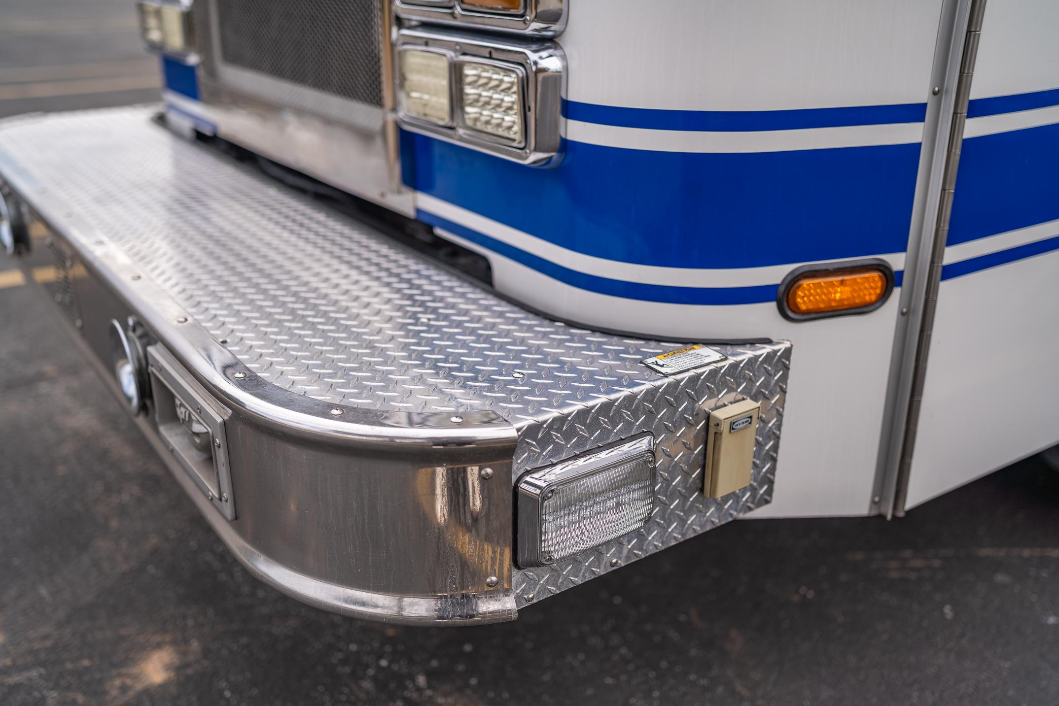 2002 E-One Cyclone Heavy Rescue - image 32