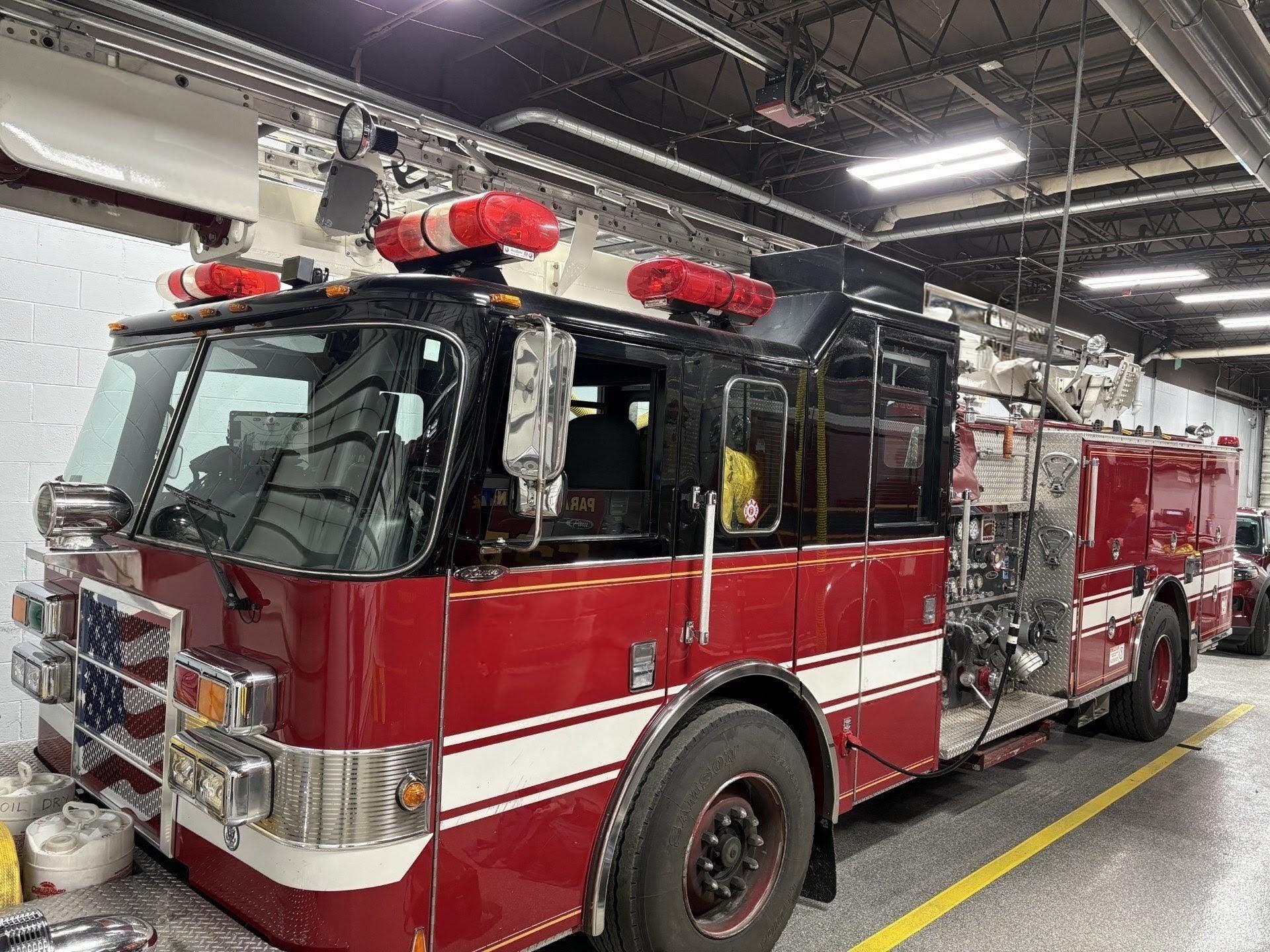 2005 Pierce 55' Boom Truck - image 2