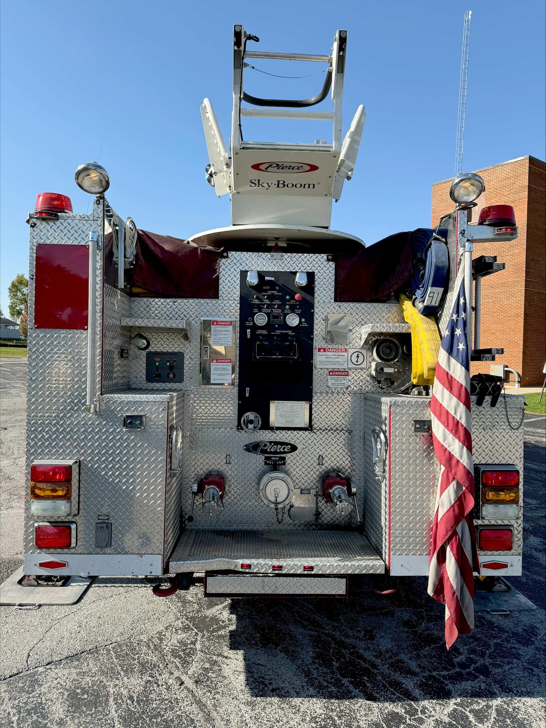 2005 Pierce 55' Boom Truck - image 11