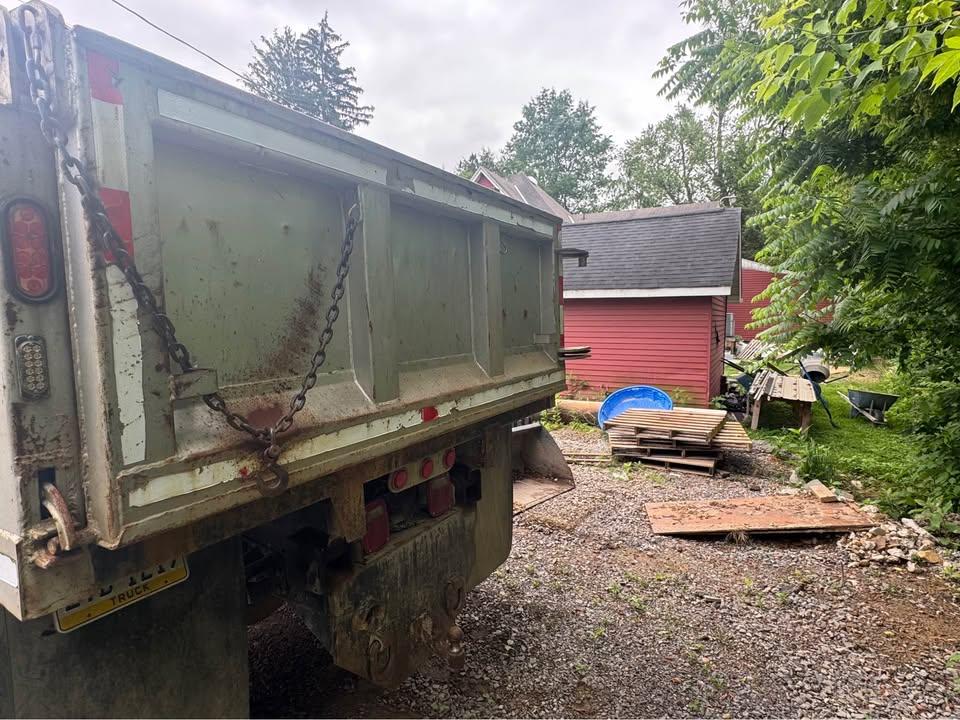 2005 Ford F650 Dump Truck - image 10