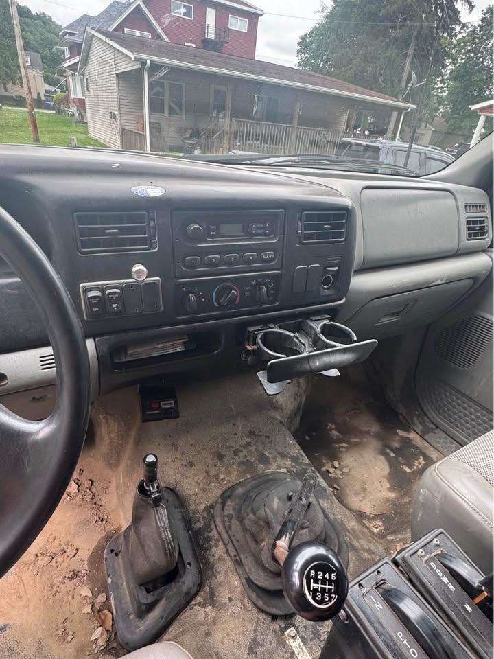 2005 Ford F650 Dump Truck - image 4