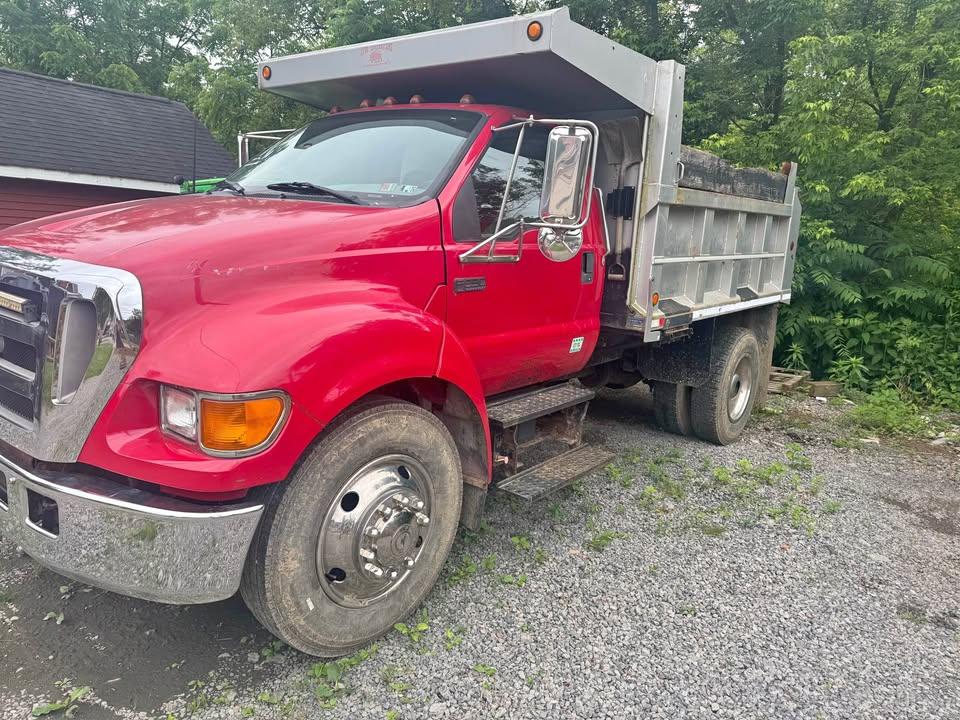 2005 Ford F650 Dump Truck - image 1
