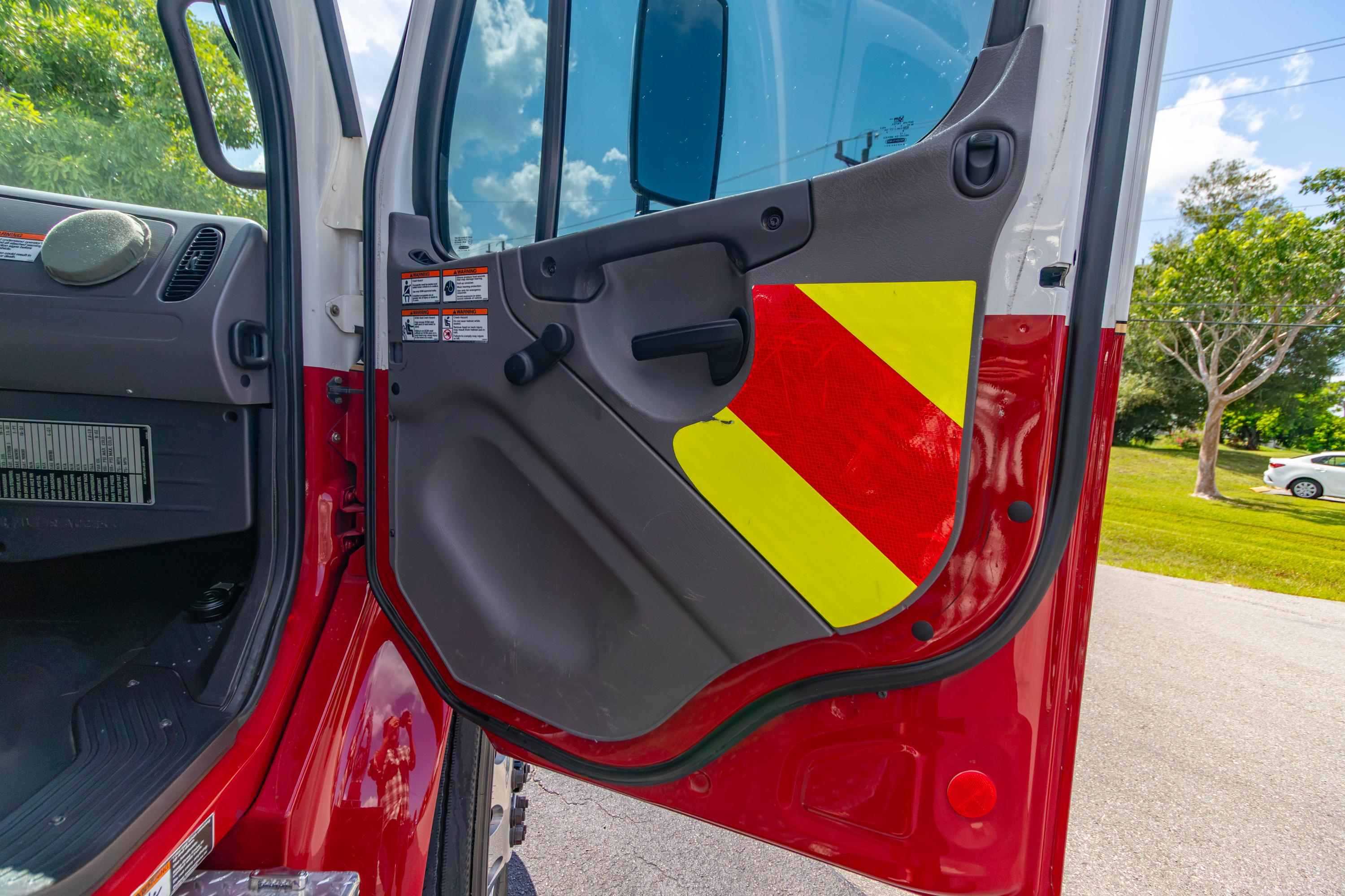 2017 E-One Freightliner Pumper - image 21