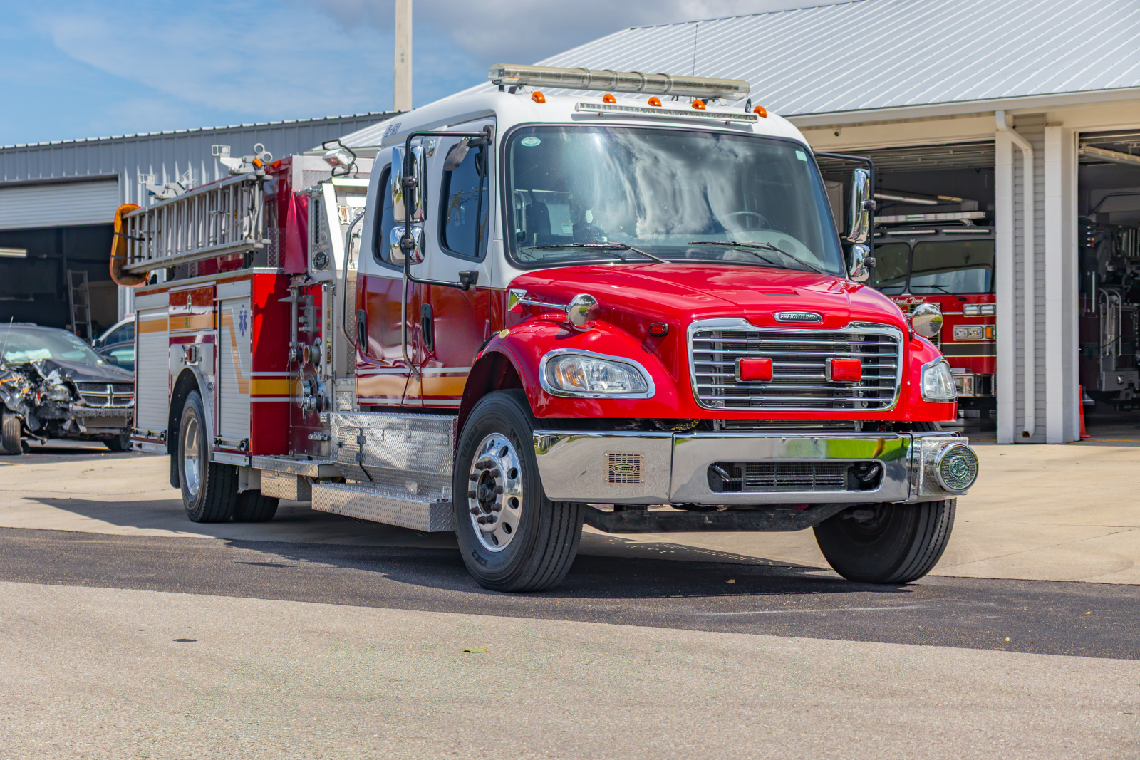 2017 E-One Freightliner Pumper - image 2