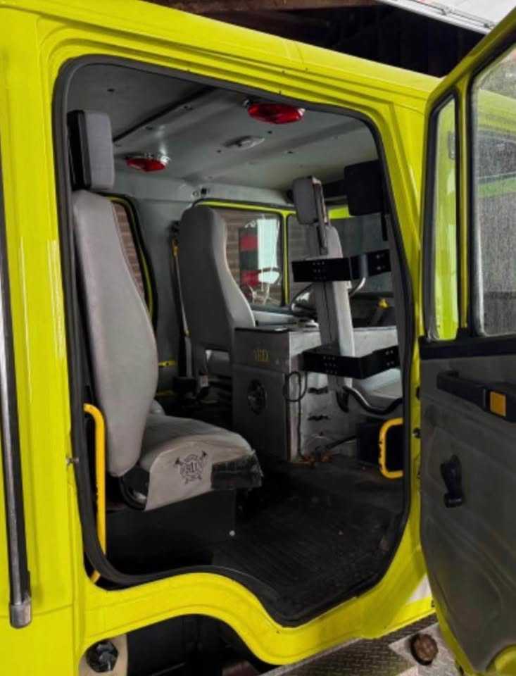 2002 Freightliner Pumper — photo 7