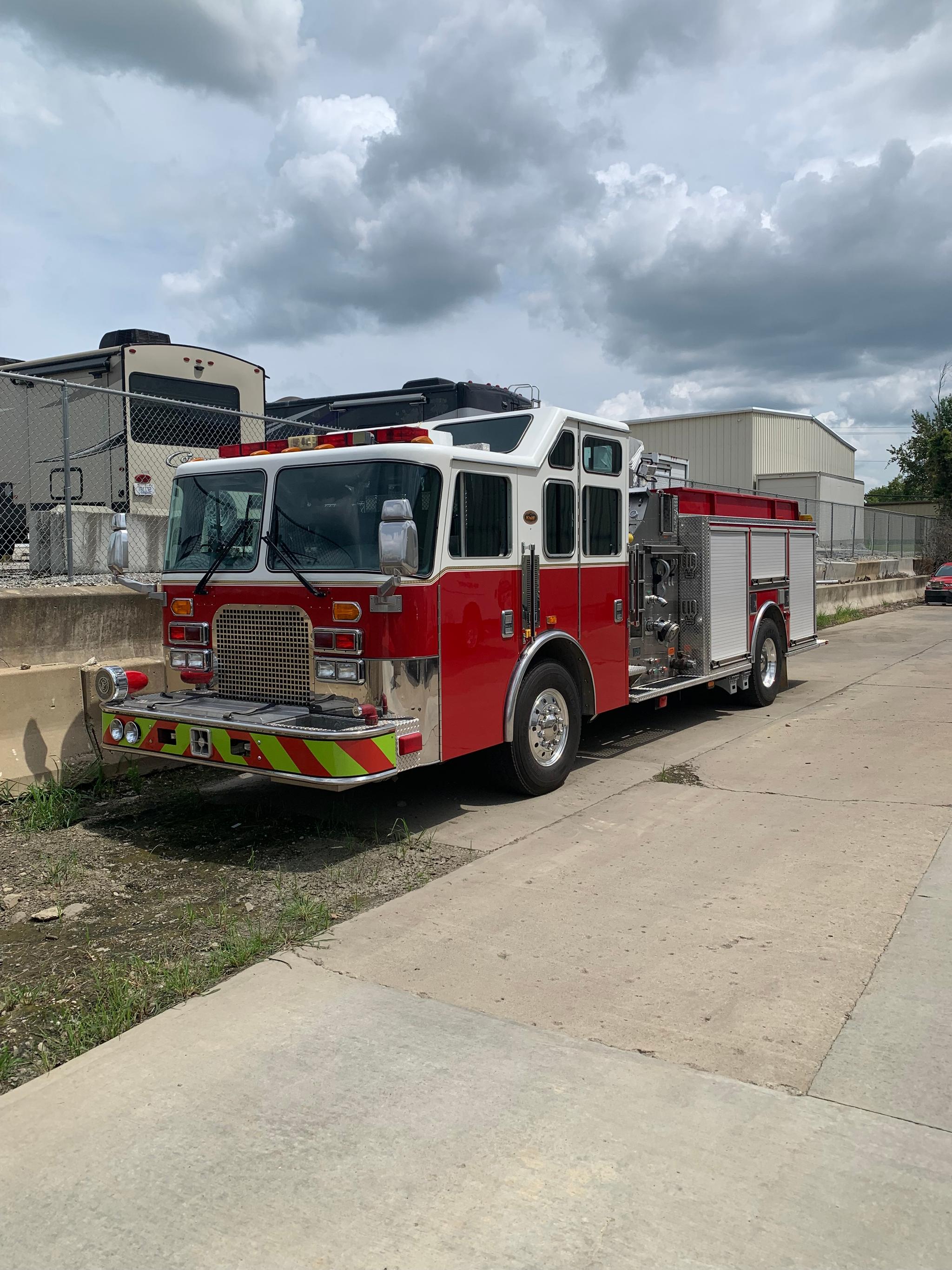 1997 KME CMFD EXCEL Pumper - image 2