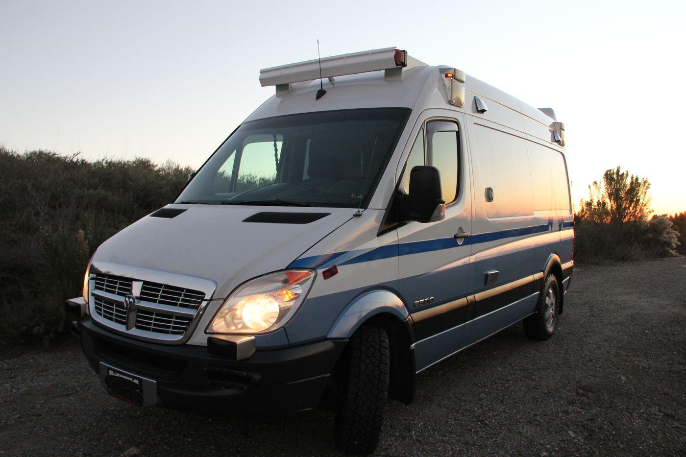 2009 Dodge Mercedes Type II Ambulance - image 2