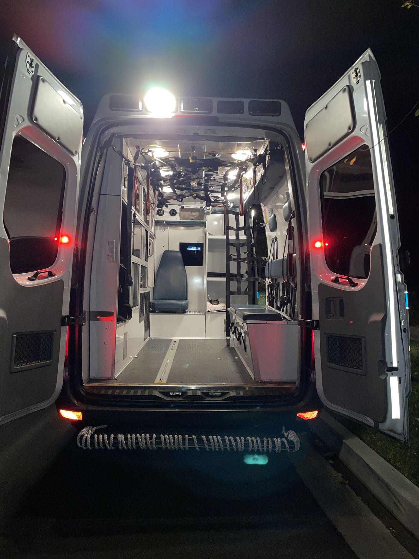 2009 Dodge Mercedes Type II Ambulance - image 5