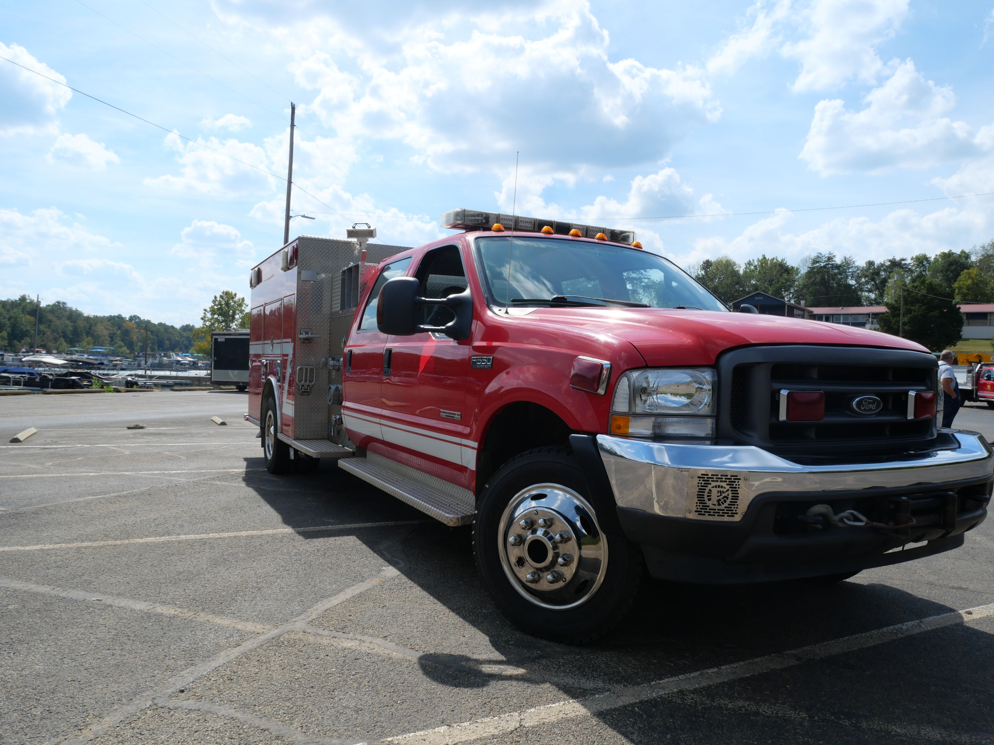 2004 KME Ford Mini Pumper - image 3