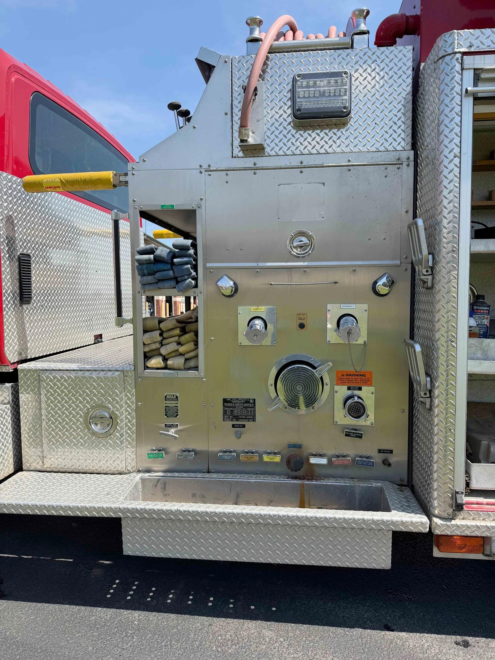 2003 KME International Pumper - image 16