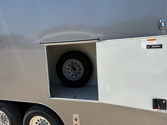 2019 36' Command Trailer - image 19
