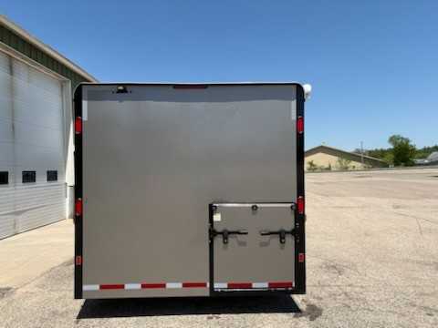 2019 36' Command Trailer — photo 7