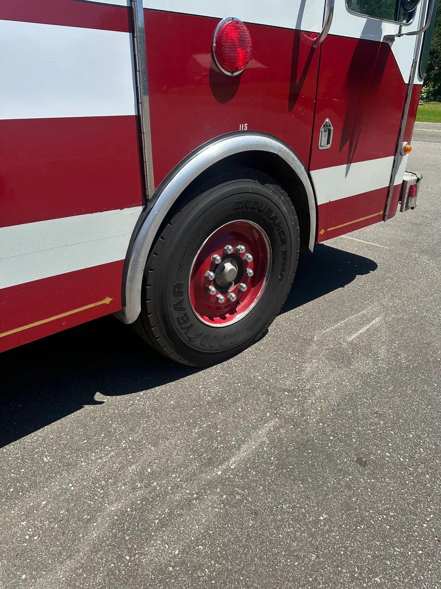 1990 Grumman FC-1250 Pumper Tanker - image 5
