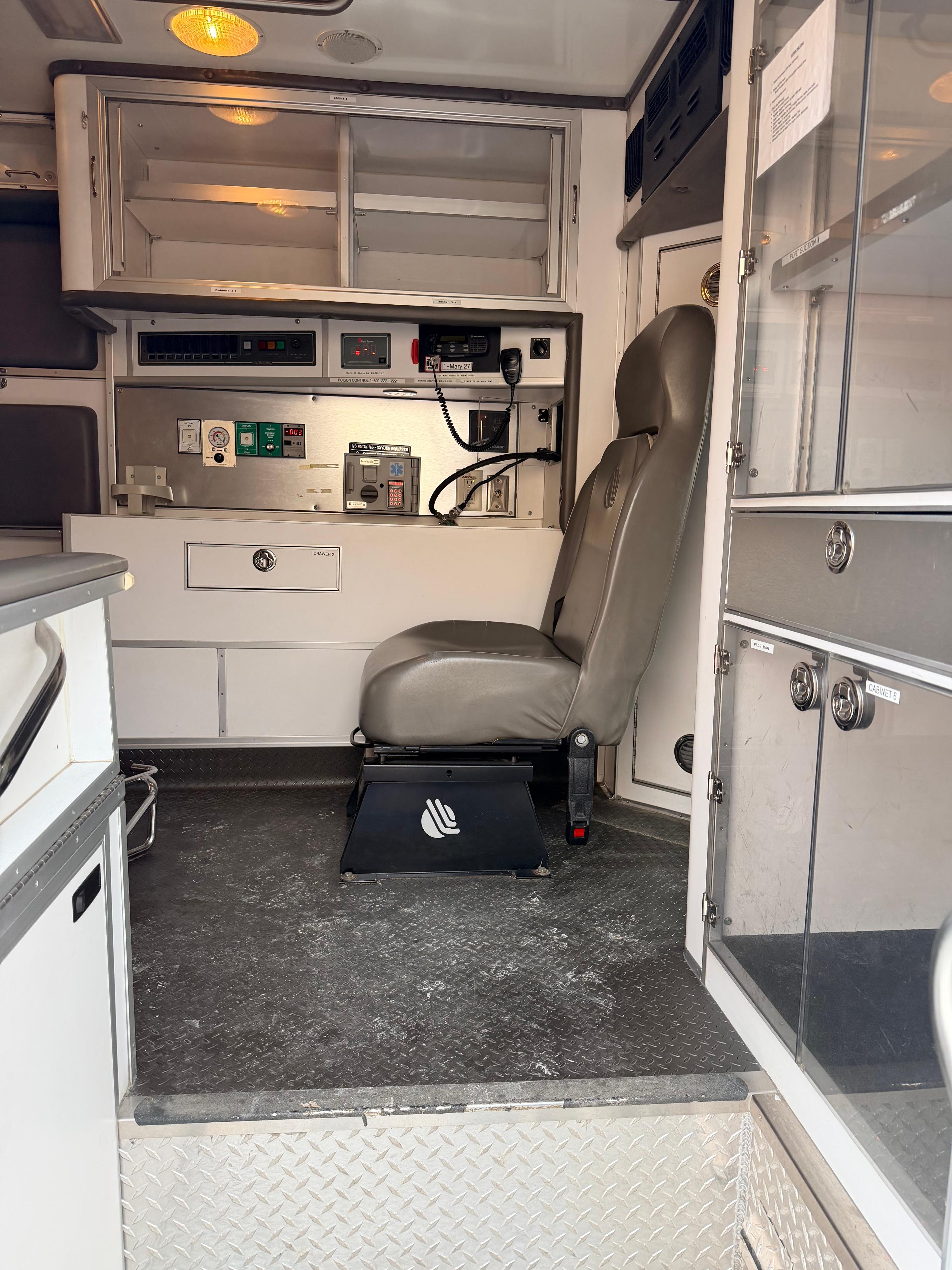 2009 MedTec Ford Type III Ambulance - image 9