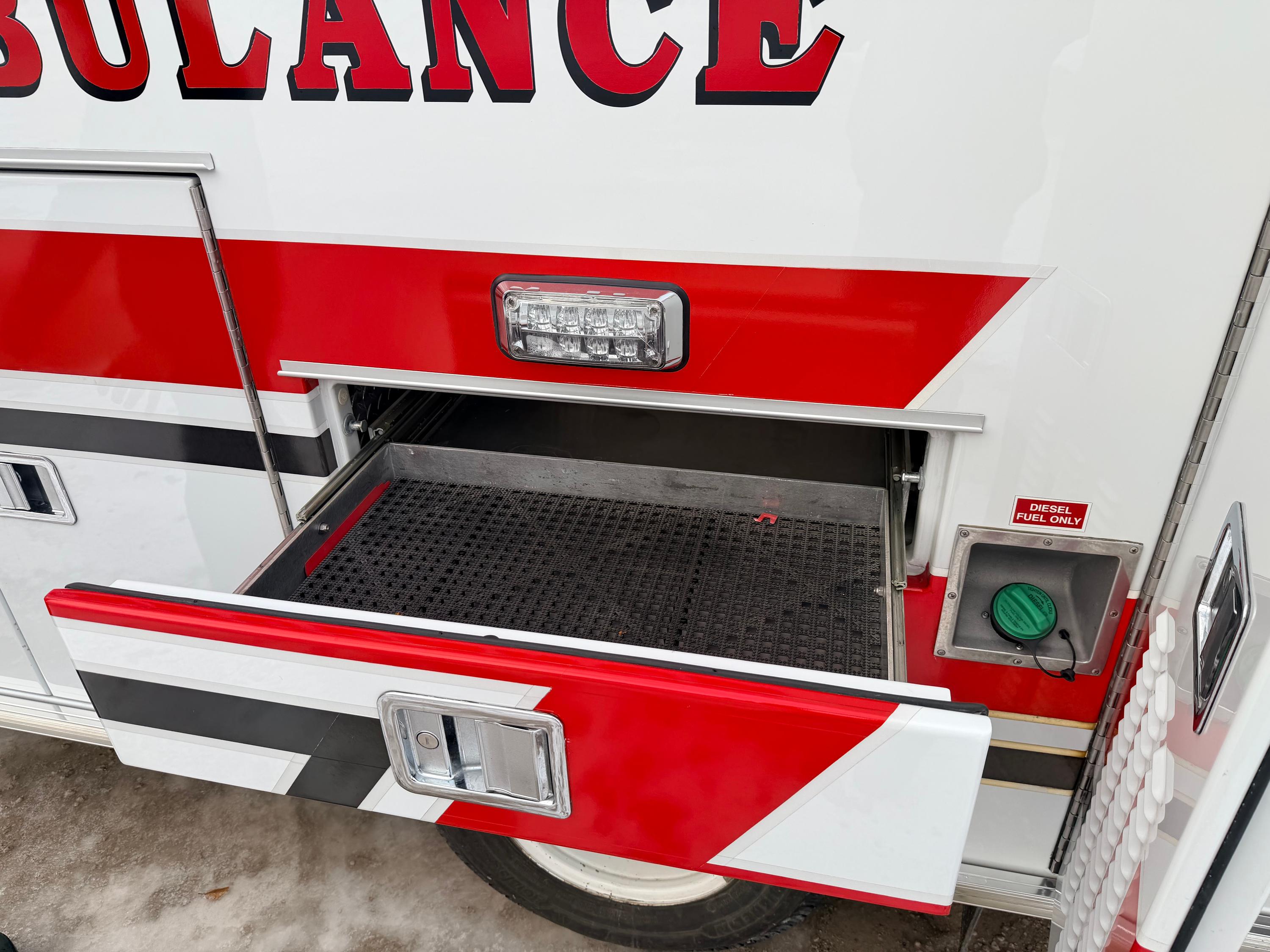 2009 MedTec Ford Type III Ambulance - image 16