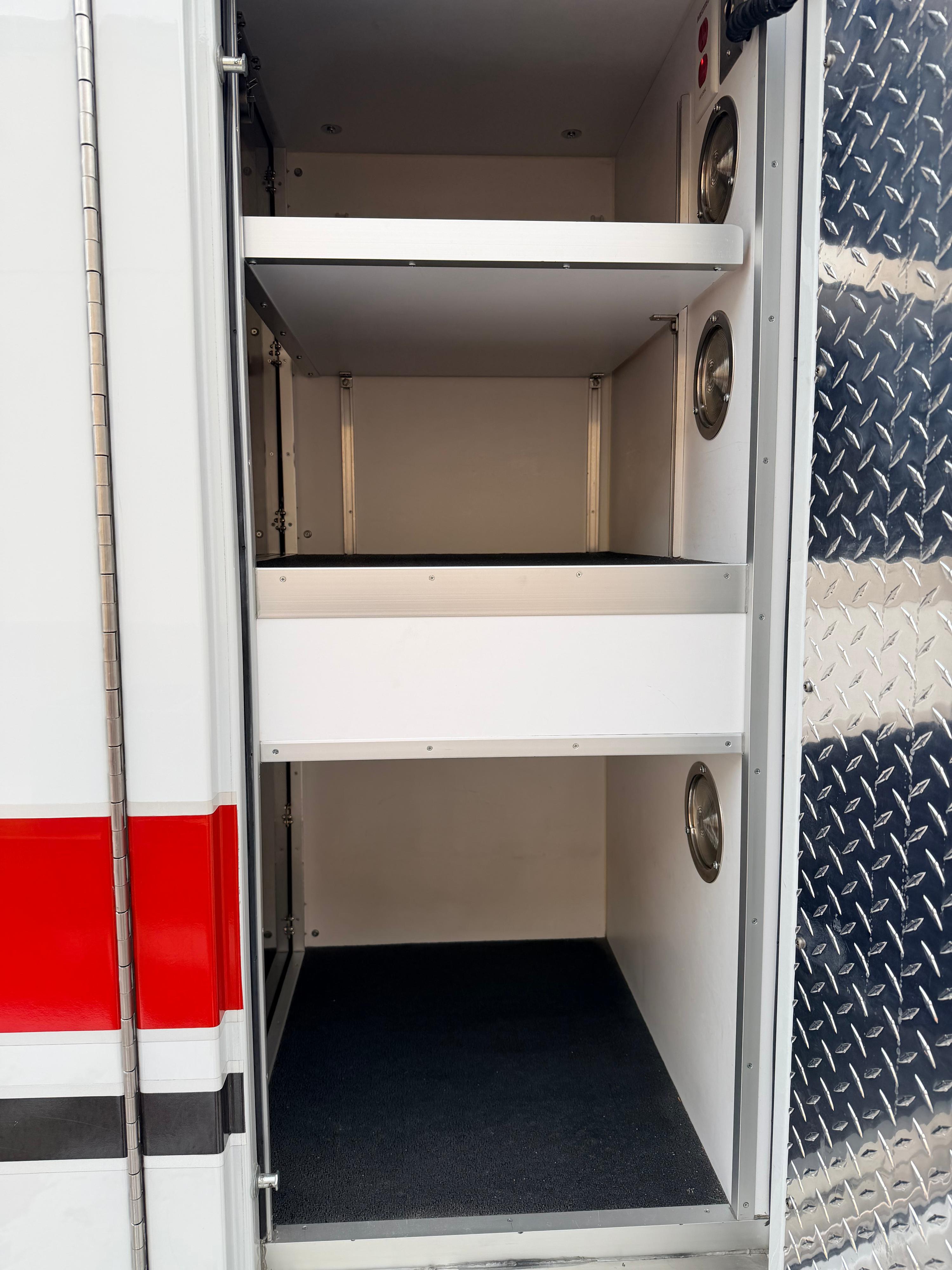 2009 MedTec Ford Type III Ambulance - image 7