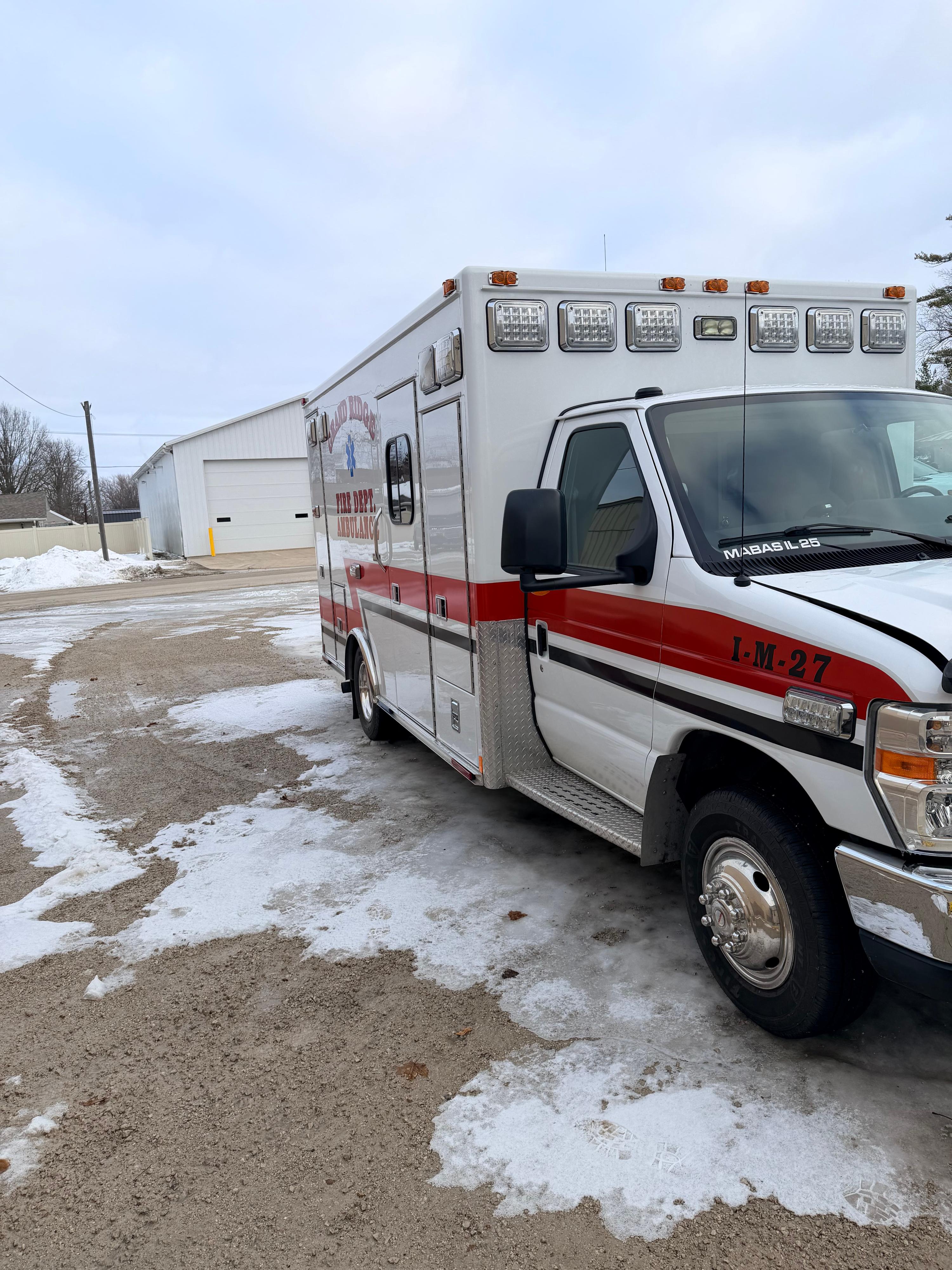 2009 MedTec Ford Type III Ambulance - image 3
