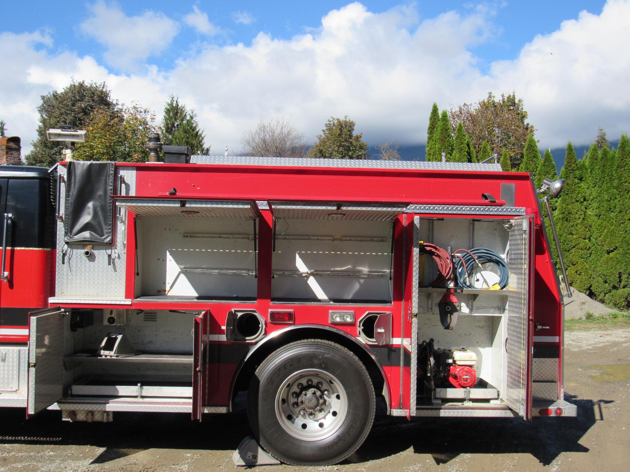 1997 International 4900 Pumper - image 4