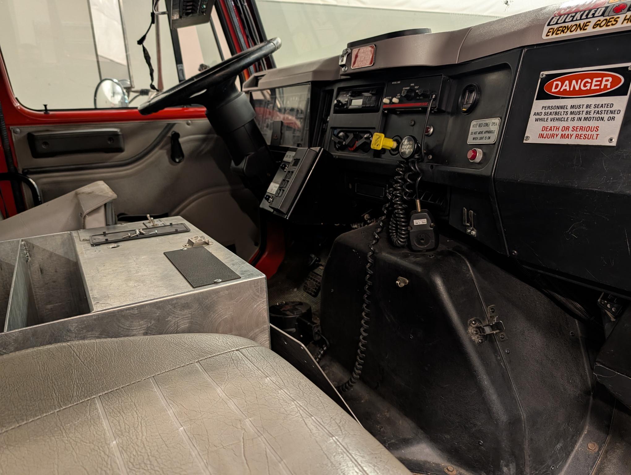 1997 International 4900 Pumper - image 9
