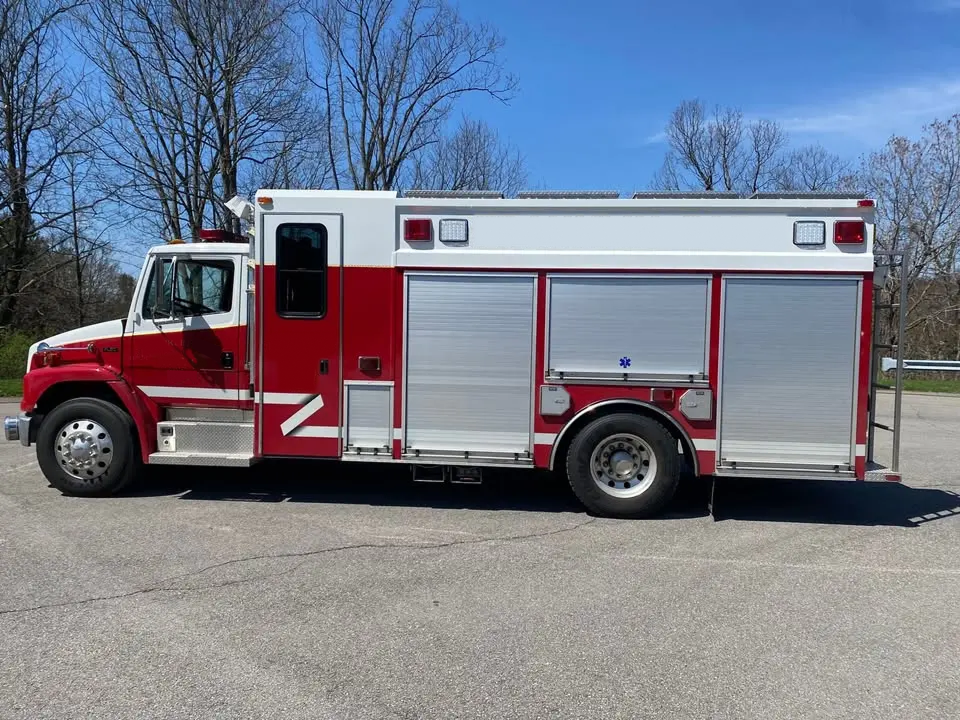 2000 Freightliner FL80, 4 Guys Rescue