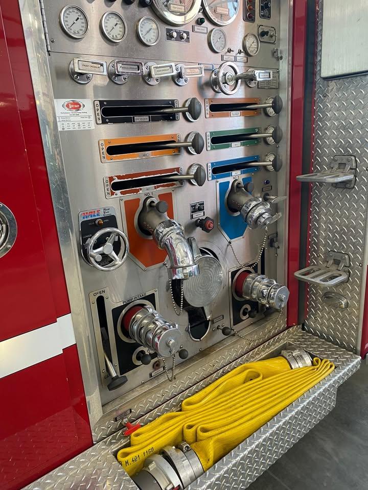 1996 Sutphen Deluge Pumper - image 6