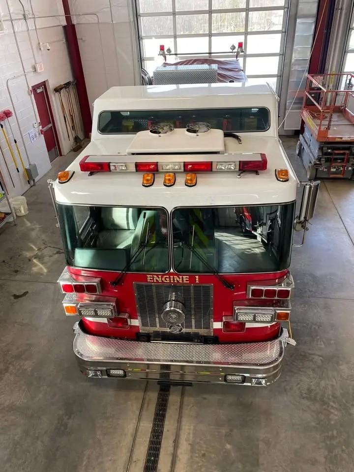 1996 Sutphen Deluge Pumper - image 2