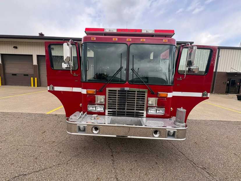 2004 HME 1871-SFO Pumper — photo 7