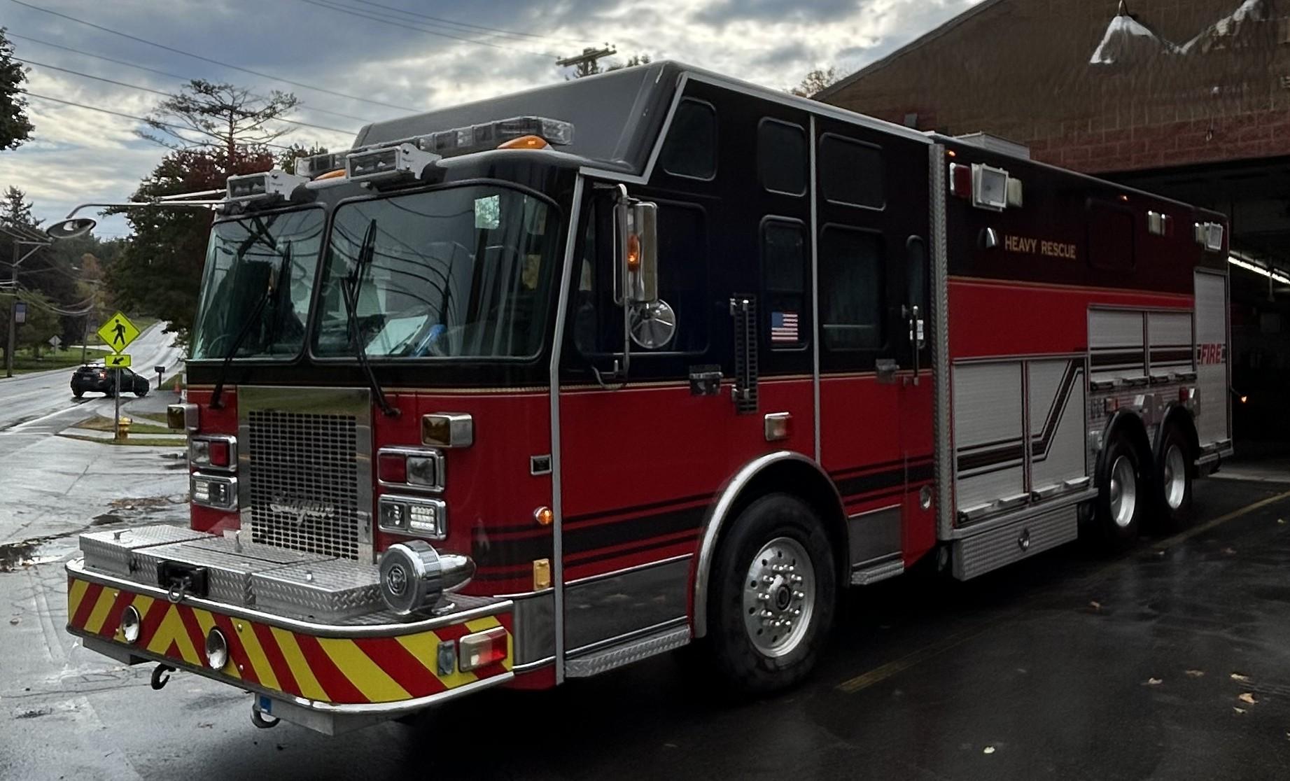 1999 Spartan Heavy Rescue - image 1