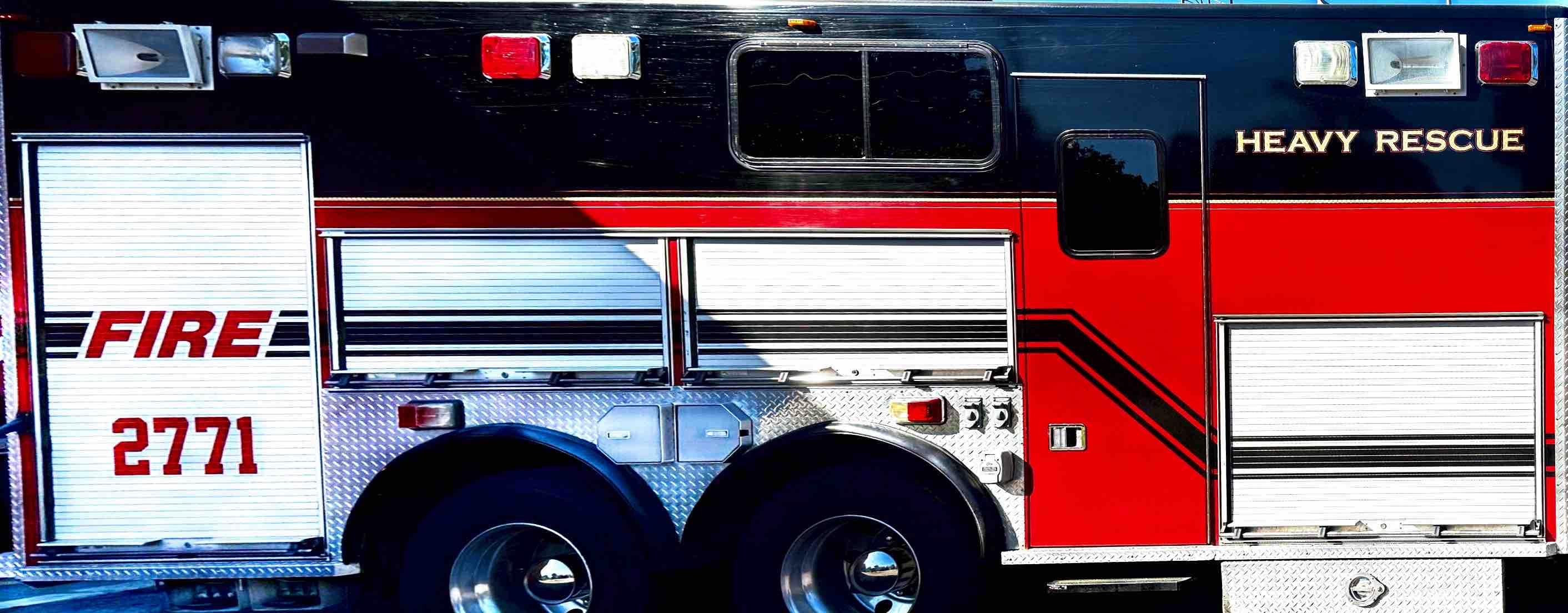 1999 Spartan Heavy Rescue - image 7